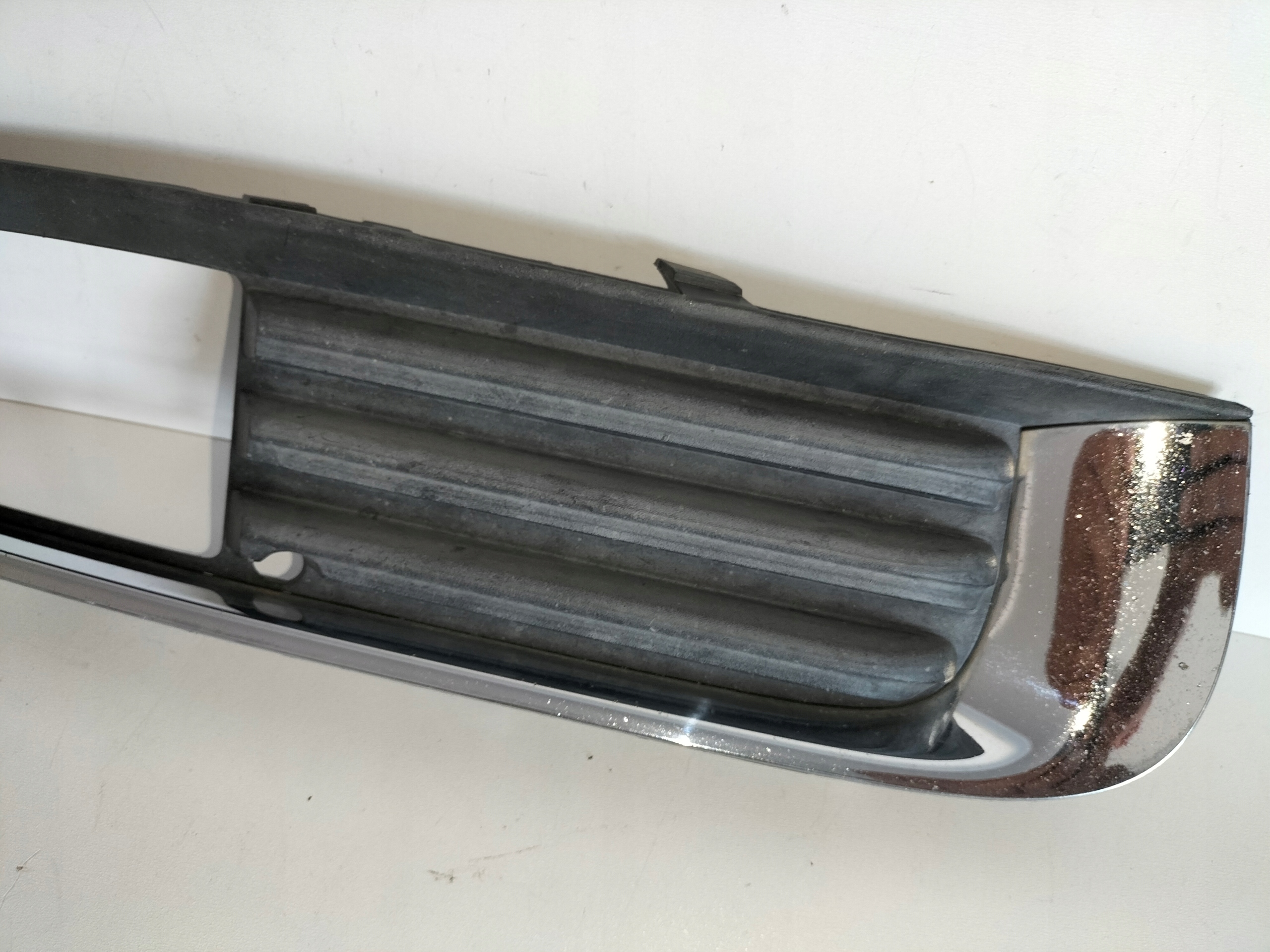 KRYTKA MRIEZKA PREDNEHO NARAZNIKA PRAVA OPEL INSIGNIA A 08-13