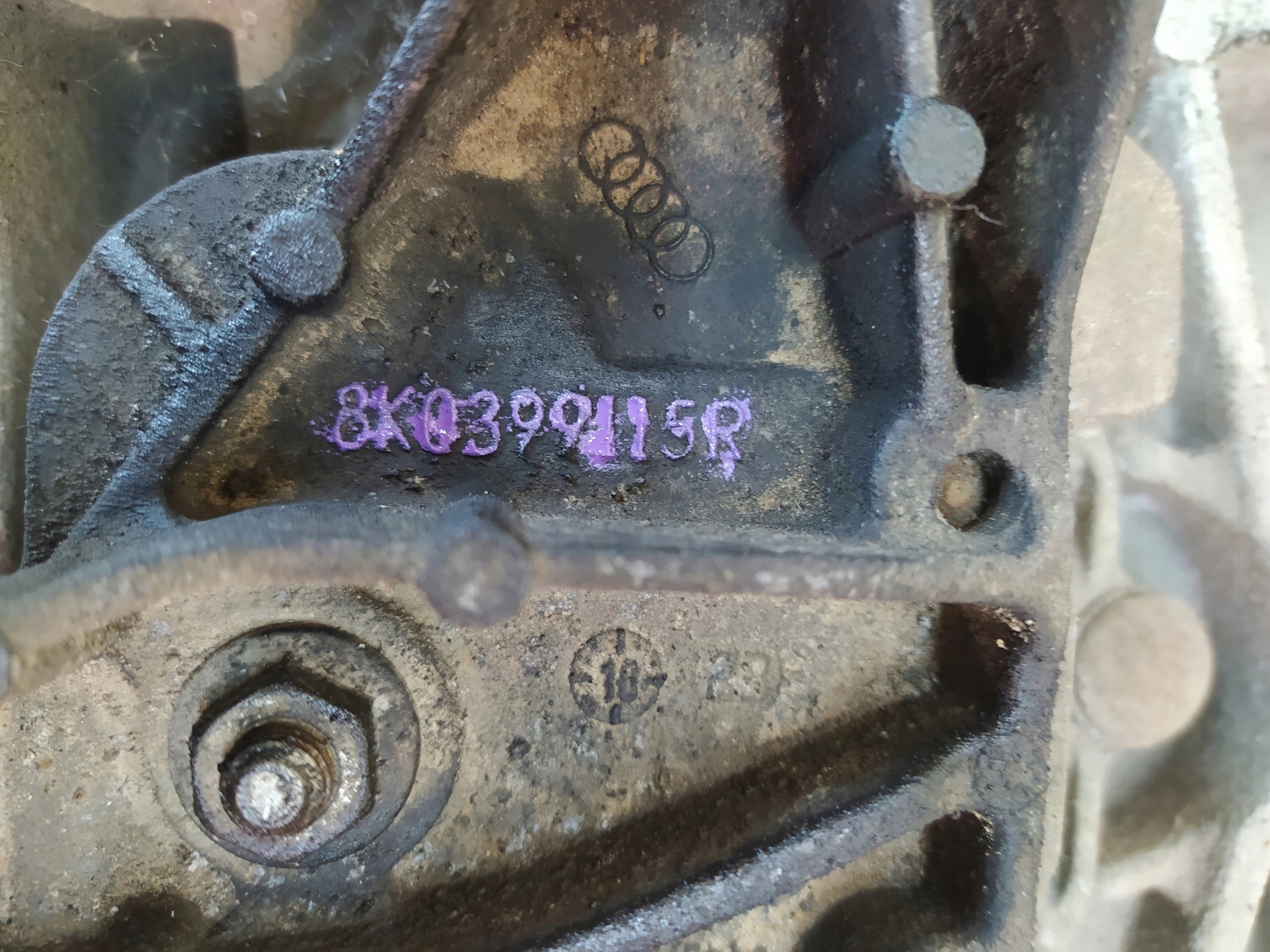 AUDI A4 B8 2.0 TDI DRZIAK PREVODOVKY 8K0399263AF
