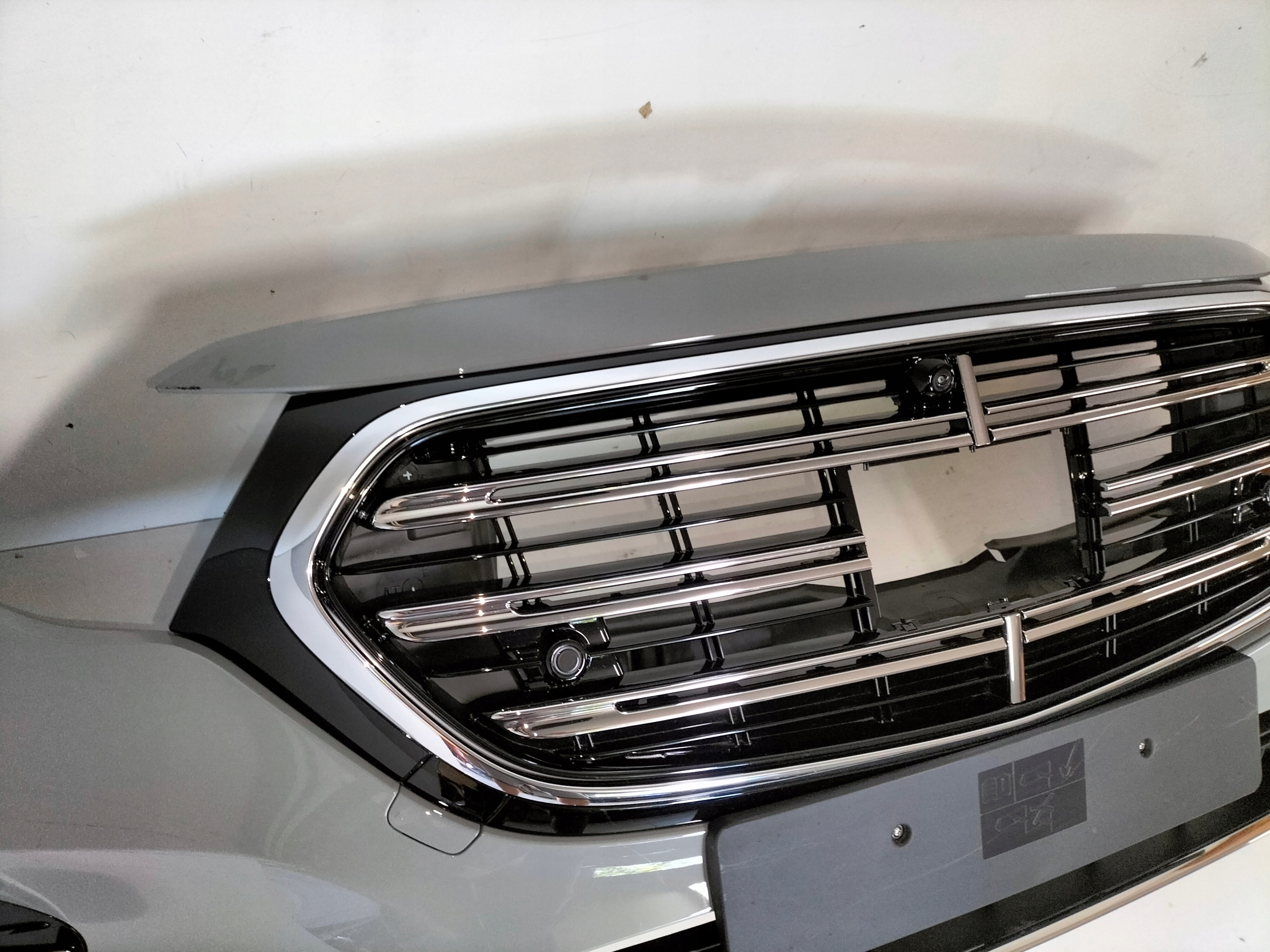 PREDNÝ NÁRAZNÍK MERCEDES E KLASA W214 22-
