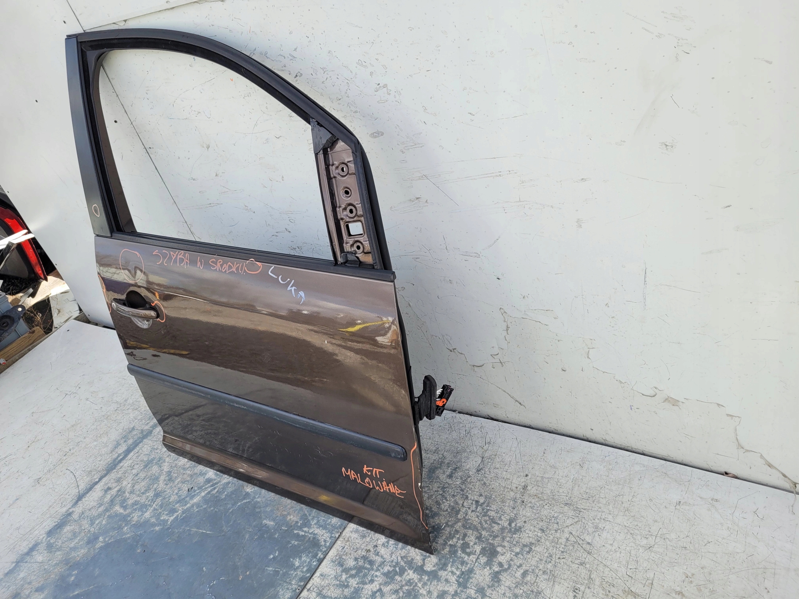 VW CADDY 03-015 PRAVE PREDNE DVERE