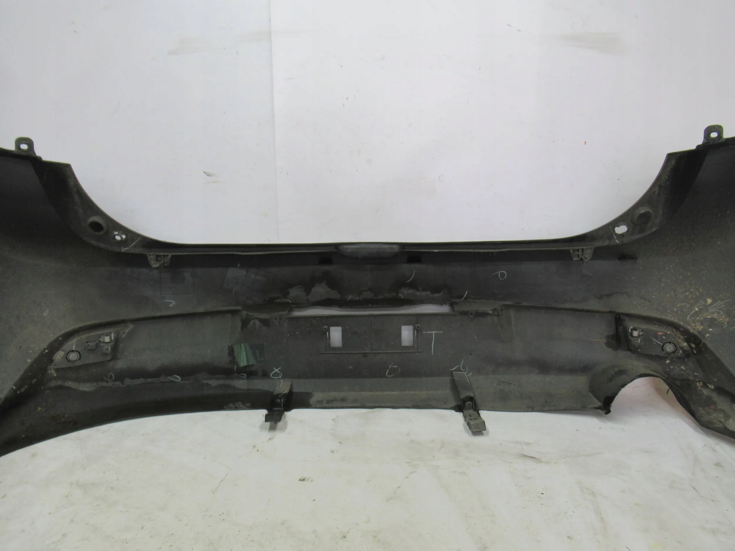 ZADNÝ NÁRAZNÍK Mazda 3 BL 09-