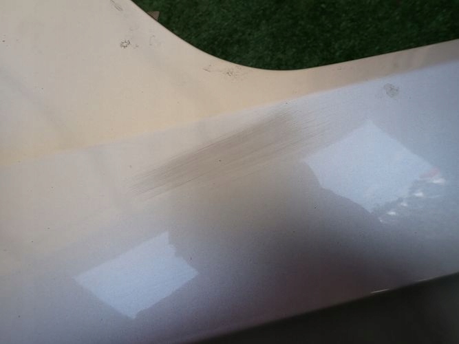 VW PASSAT B7 PRAVY PREDNY BLATNIK