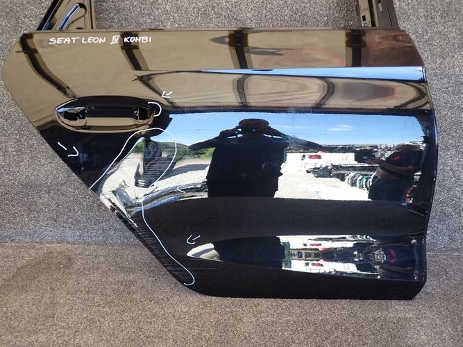 SEAT LEON IV KOMBI PRAVE ZADNE DVERE