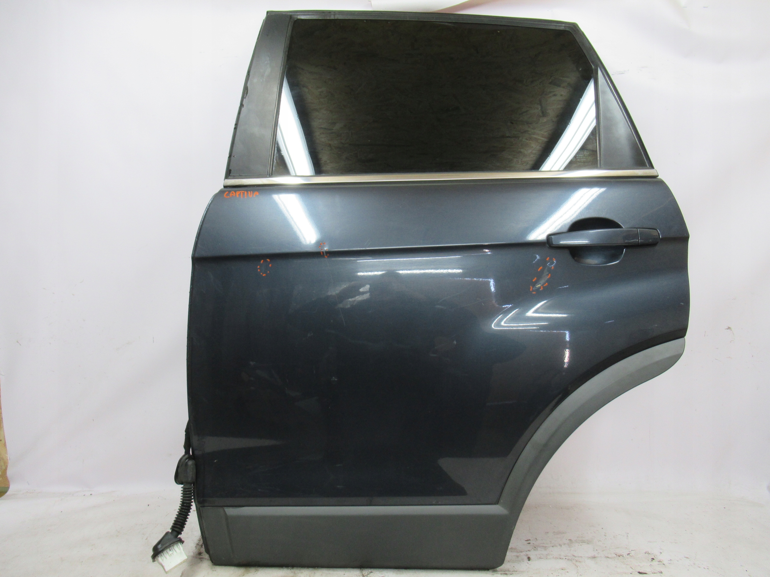 ĽAVÉ ZADNÉ DVERE CHEVROLET CAPTIVA 06-
