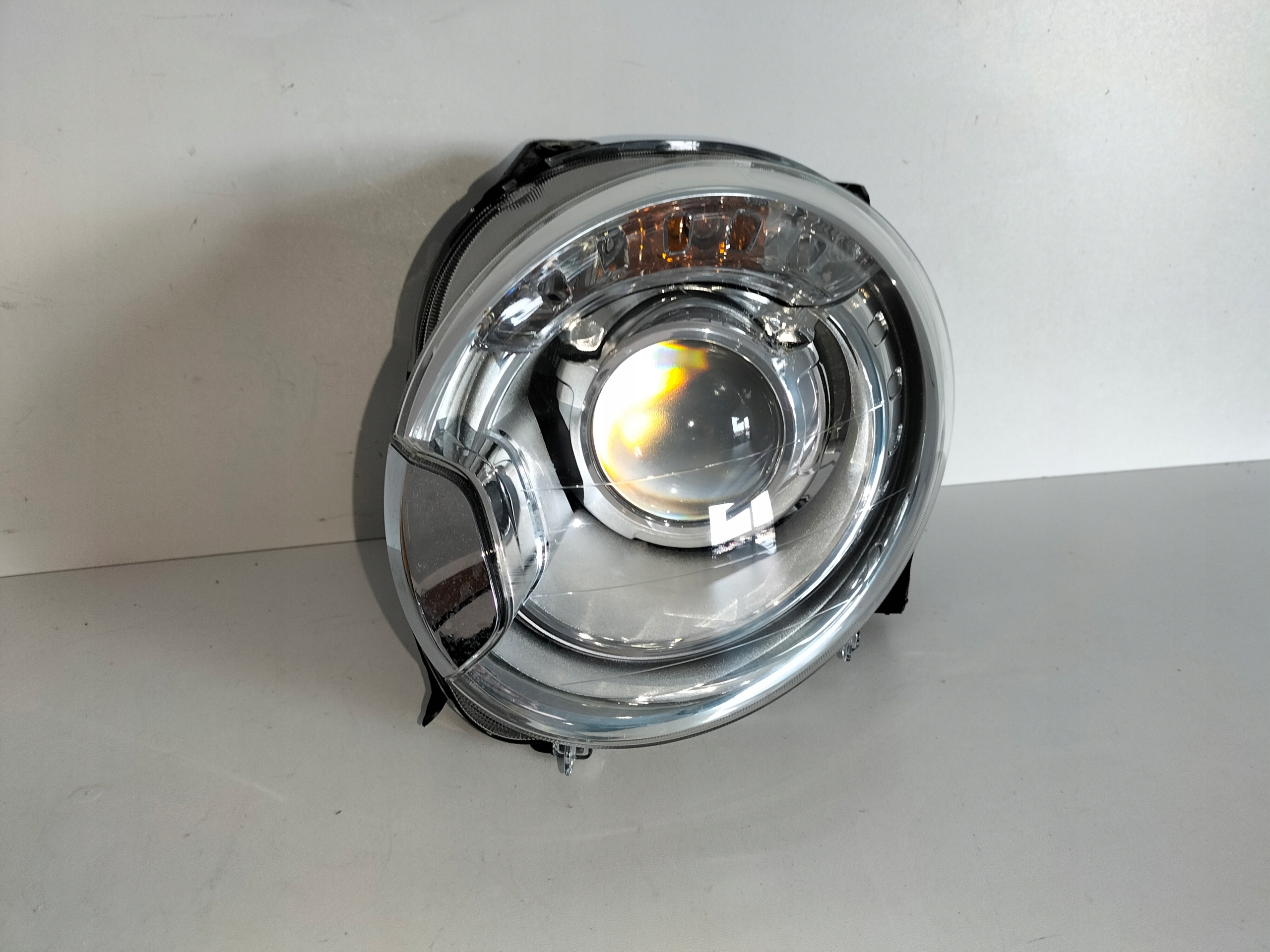 LAVE PREDNE SVETLO FIAT 500 07-15 XENON