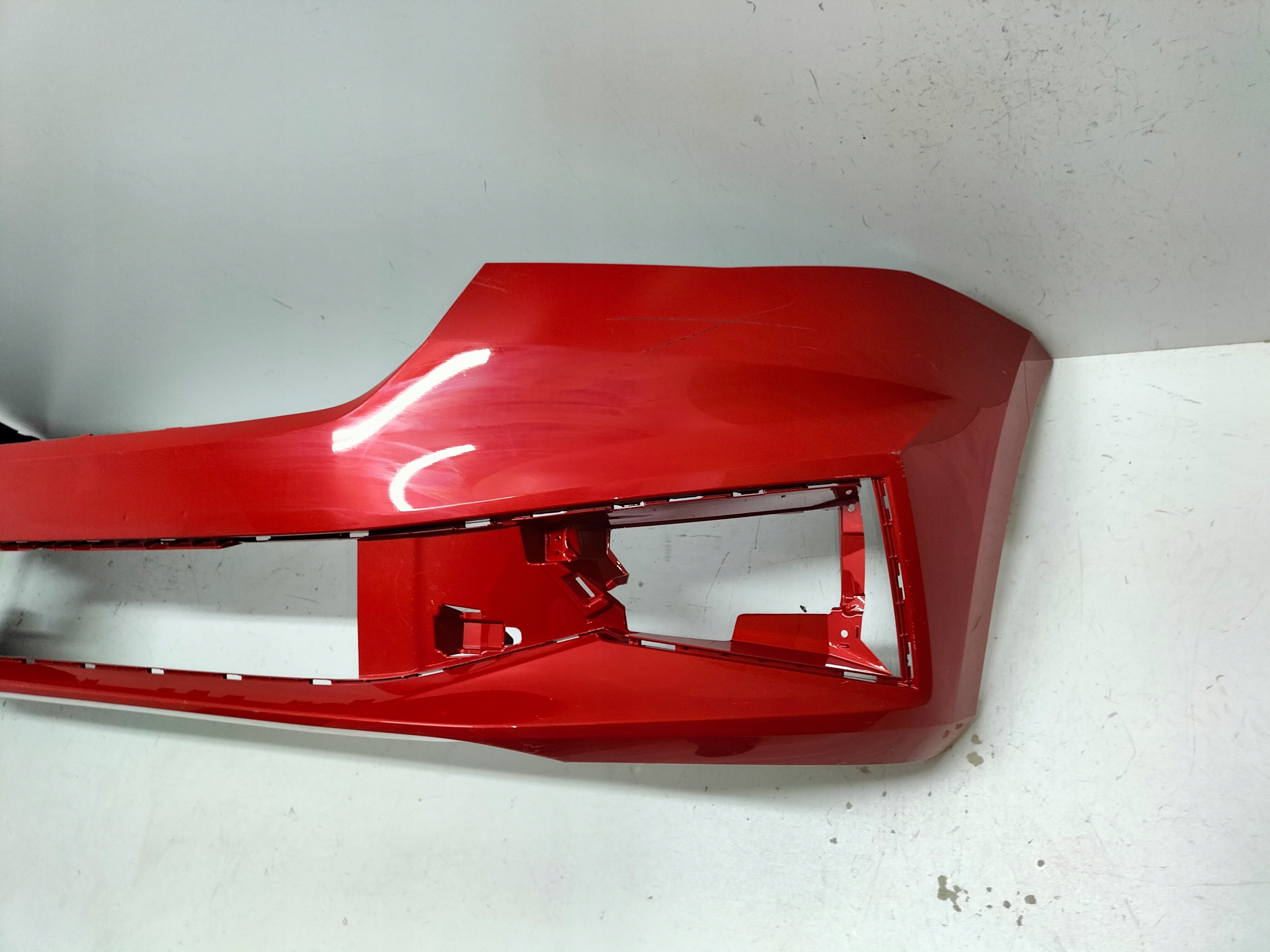 PREDNÝ NÁRAZNÍK SKODA FABIA 4 IV 21-