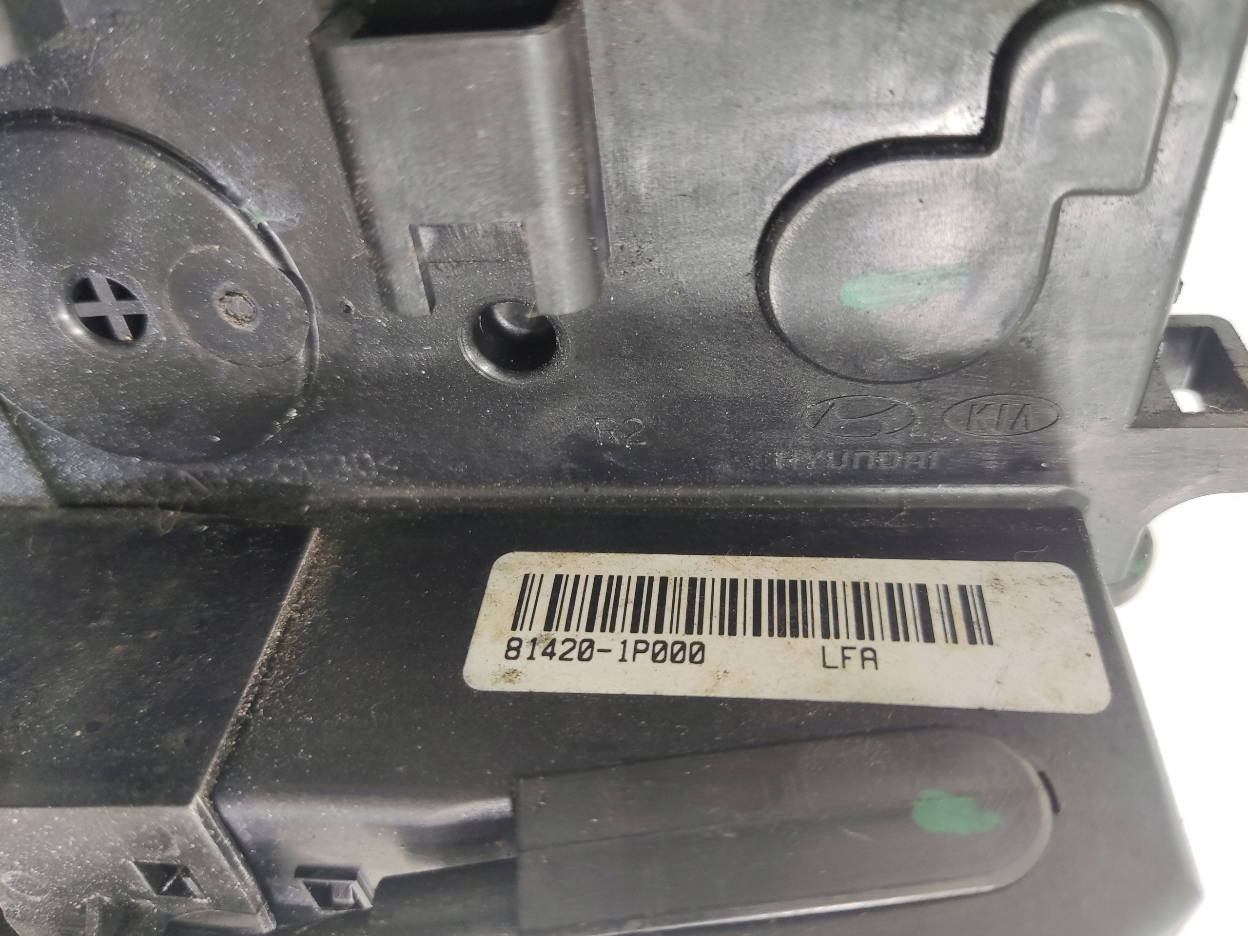 ZAMOK PRAVYCH ZADNYCH DVERI KIA VENGA 81420-1P000 2009-2019 EUROPA