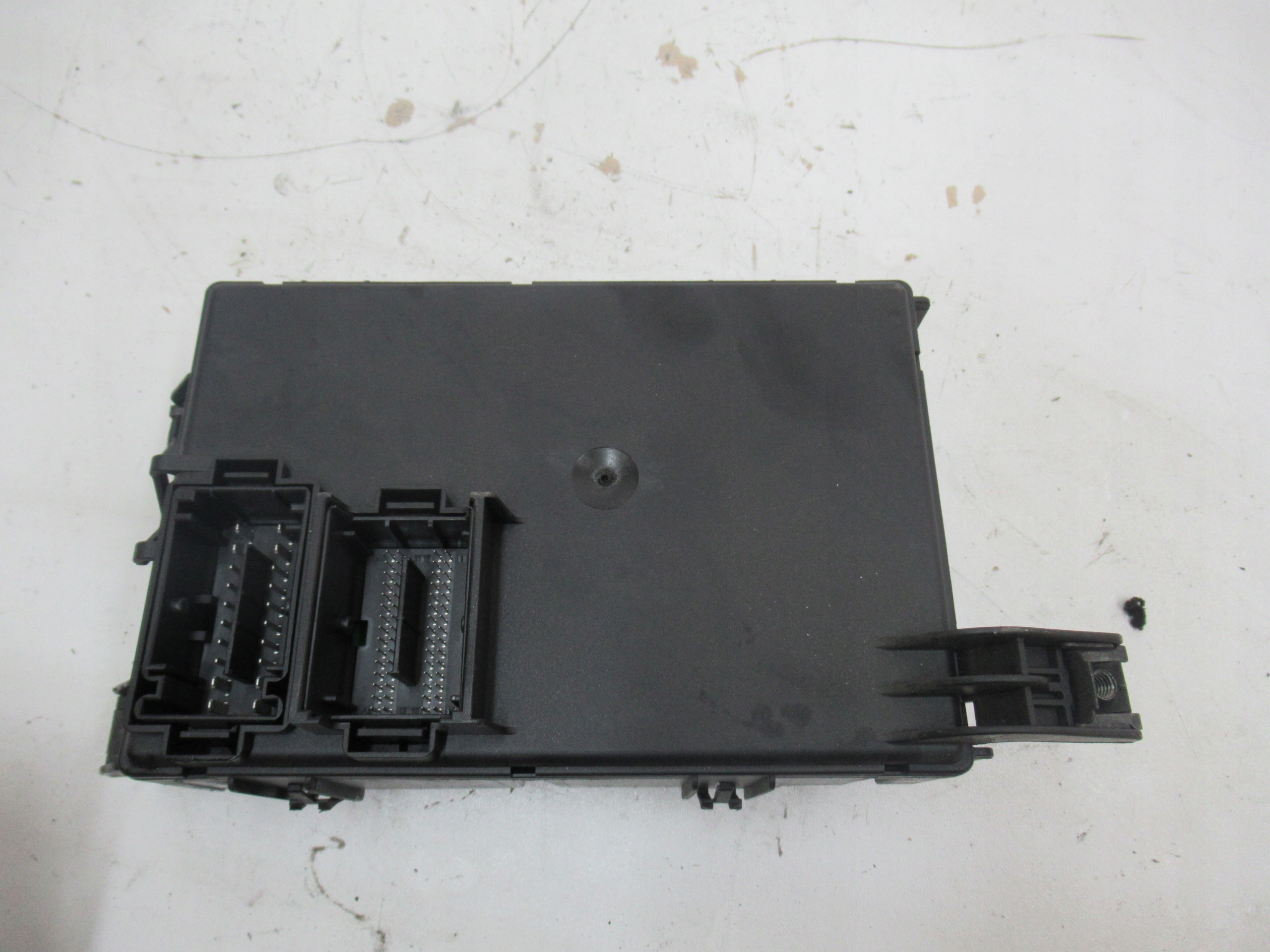 POISTKOVA SKRINKA 13286030 OPEL CORSA D