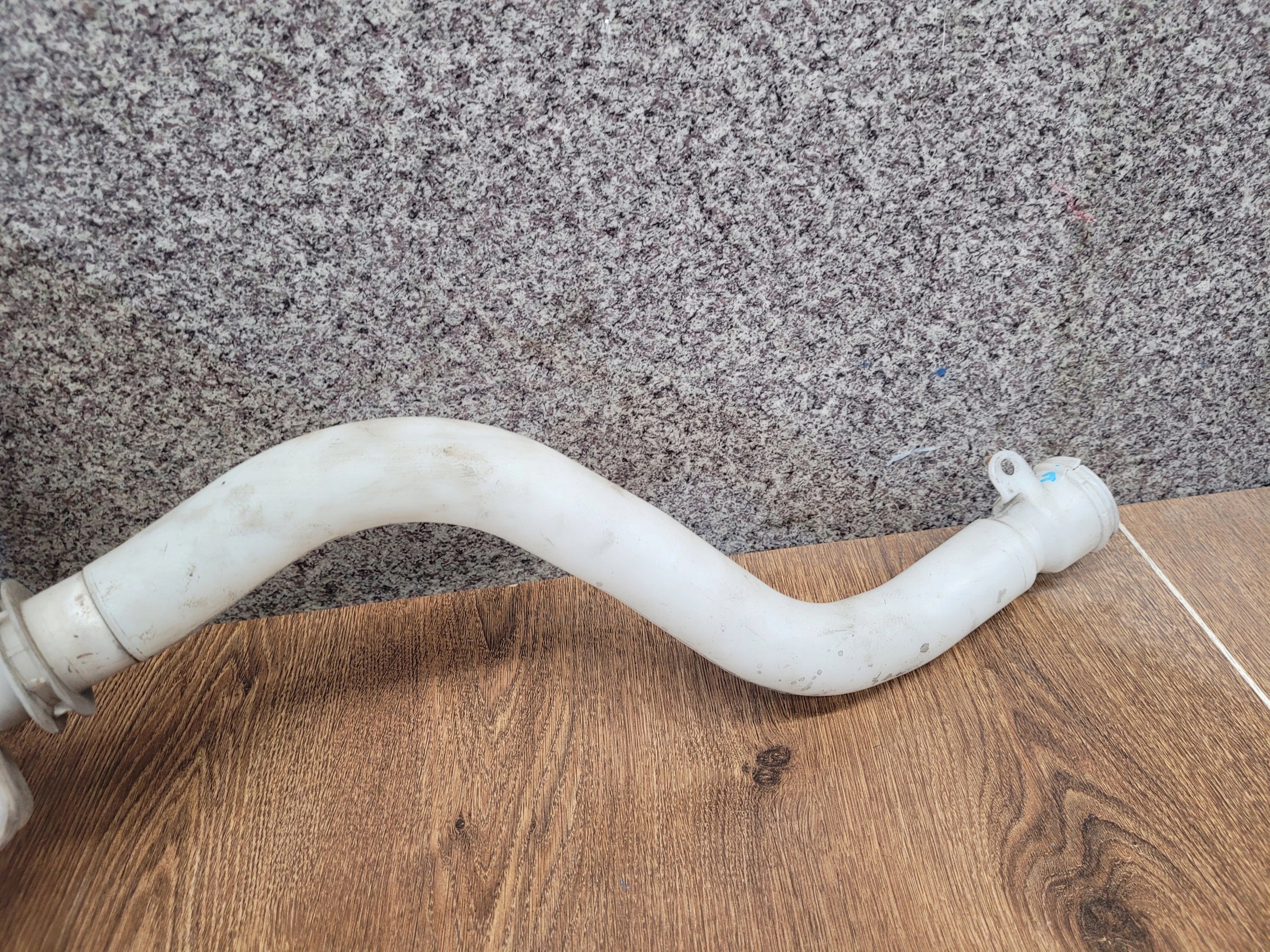 RENAULT TRAFIC III VIVARO II 289105241R NÁDOBKA OSTREKOVAČOV