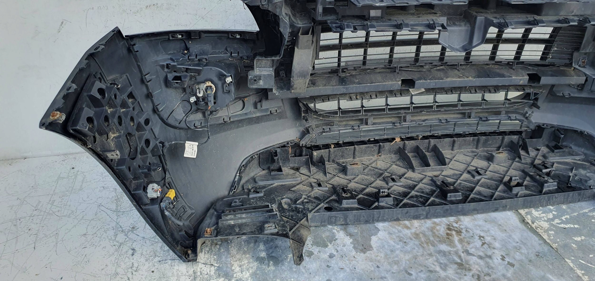 Peugeot 3008 I HYBRID PREDNÝ NÁRAZNÍK