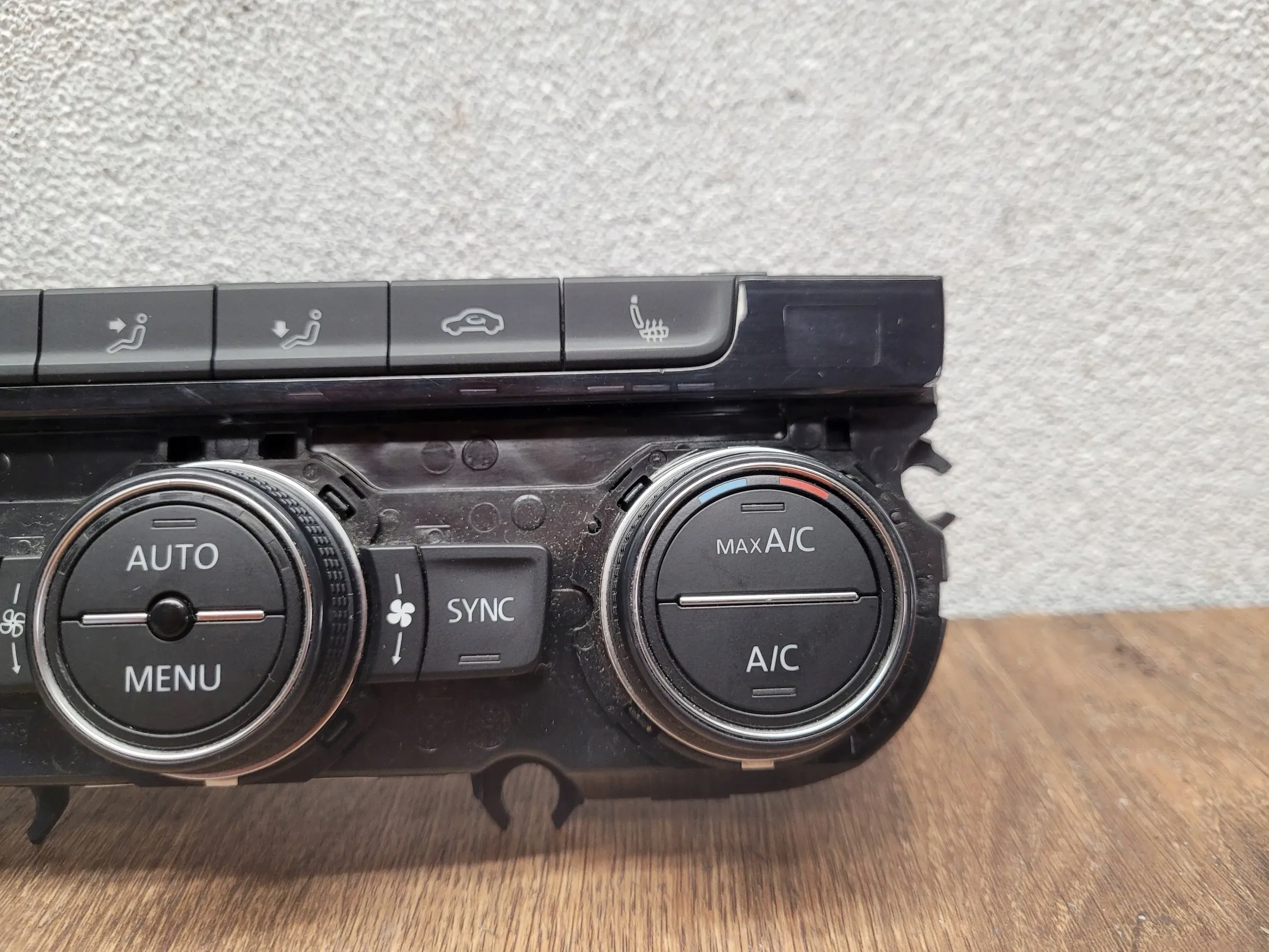 Vw PASSAT B8 5G0907044BG CLIMATRONIC OVLADANIE KURENIA