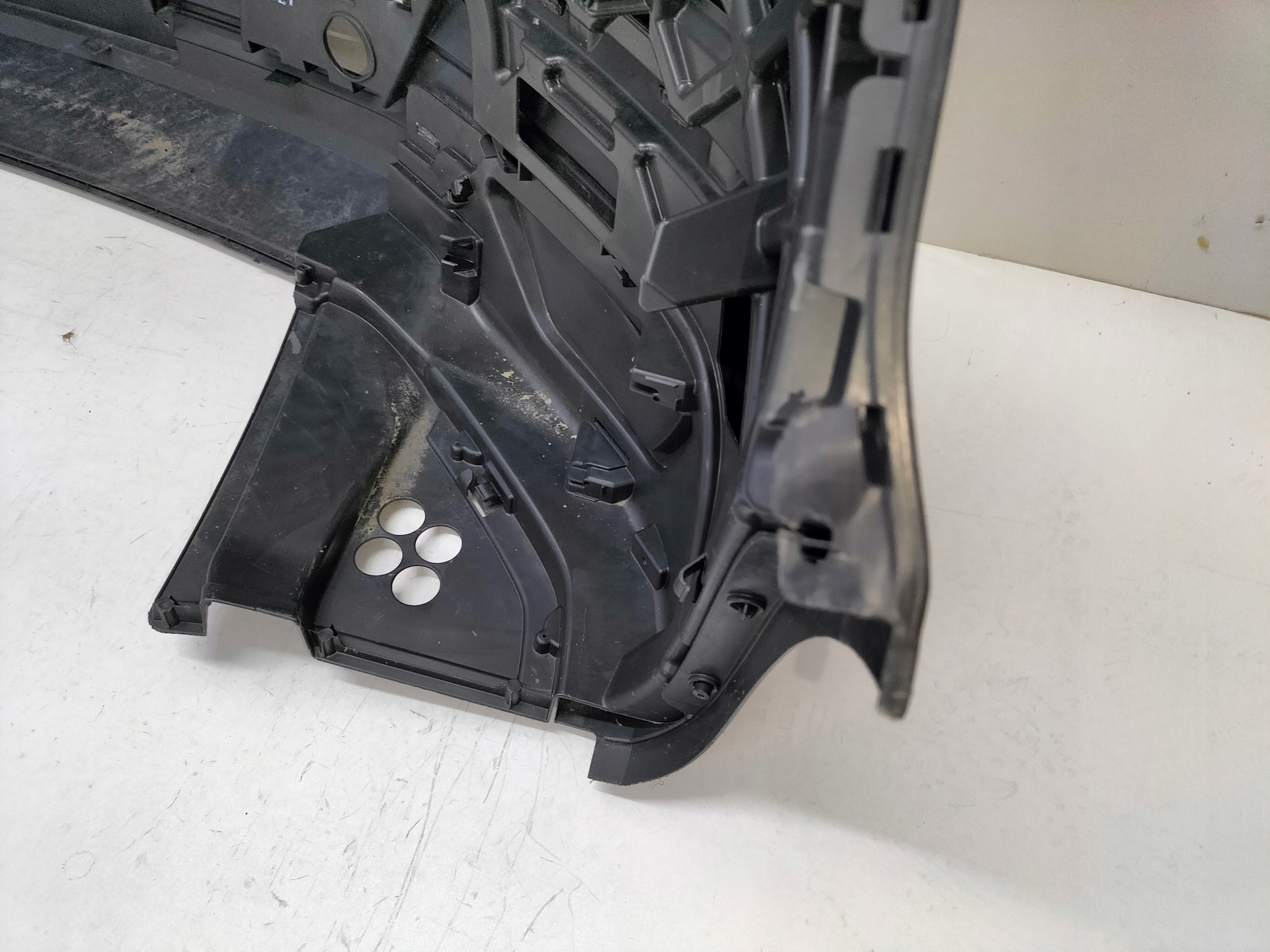 PREDNÝ NÁRAZNÍK VW TRANSPORTER T6 LIFT 19-