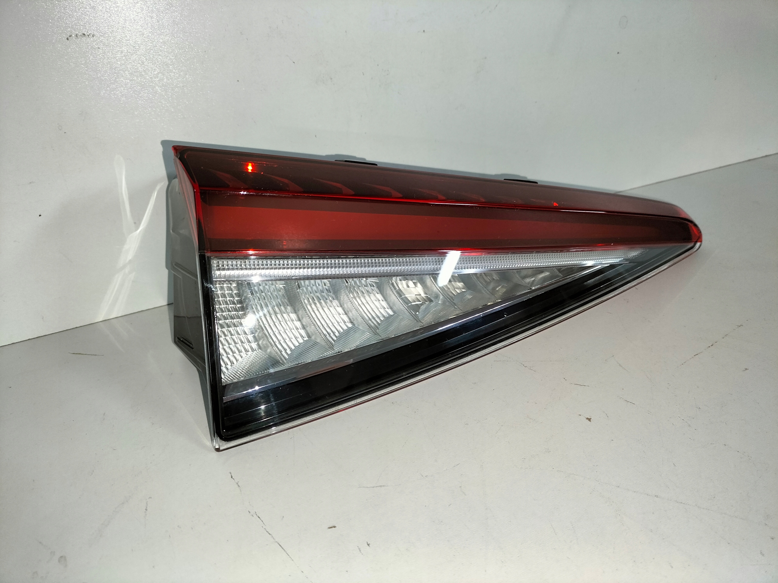 LAVE ZADNE SVETLO SKODA ENYAQ 21-