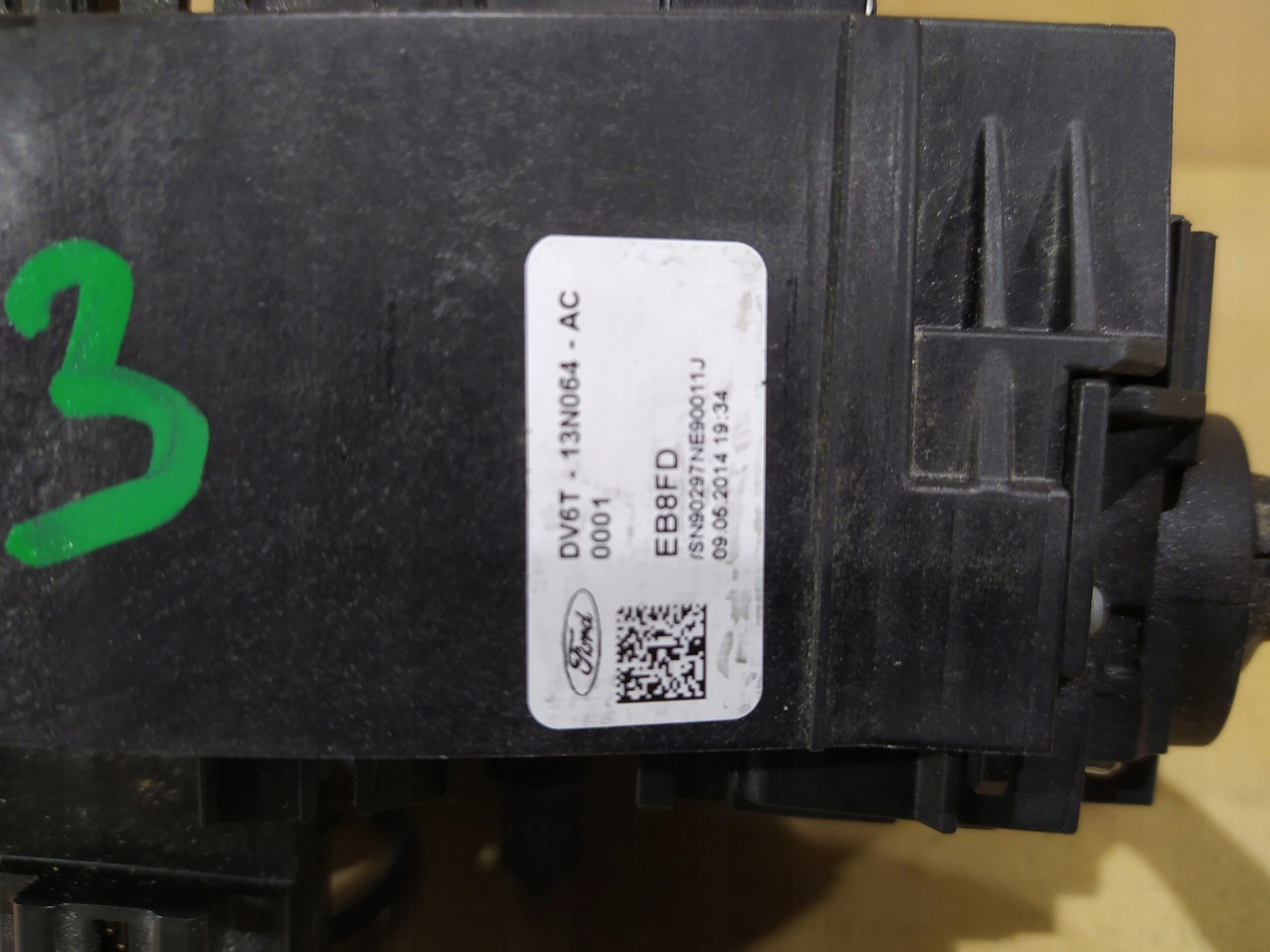 ford transit connect mk2 PÁČKY POD VOLANT