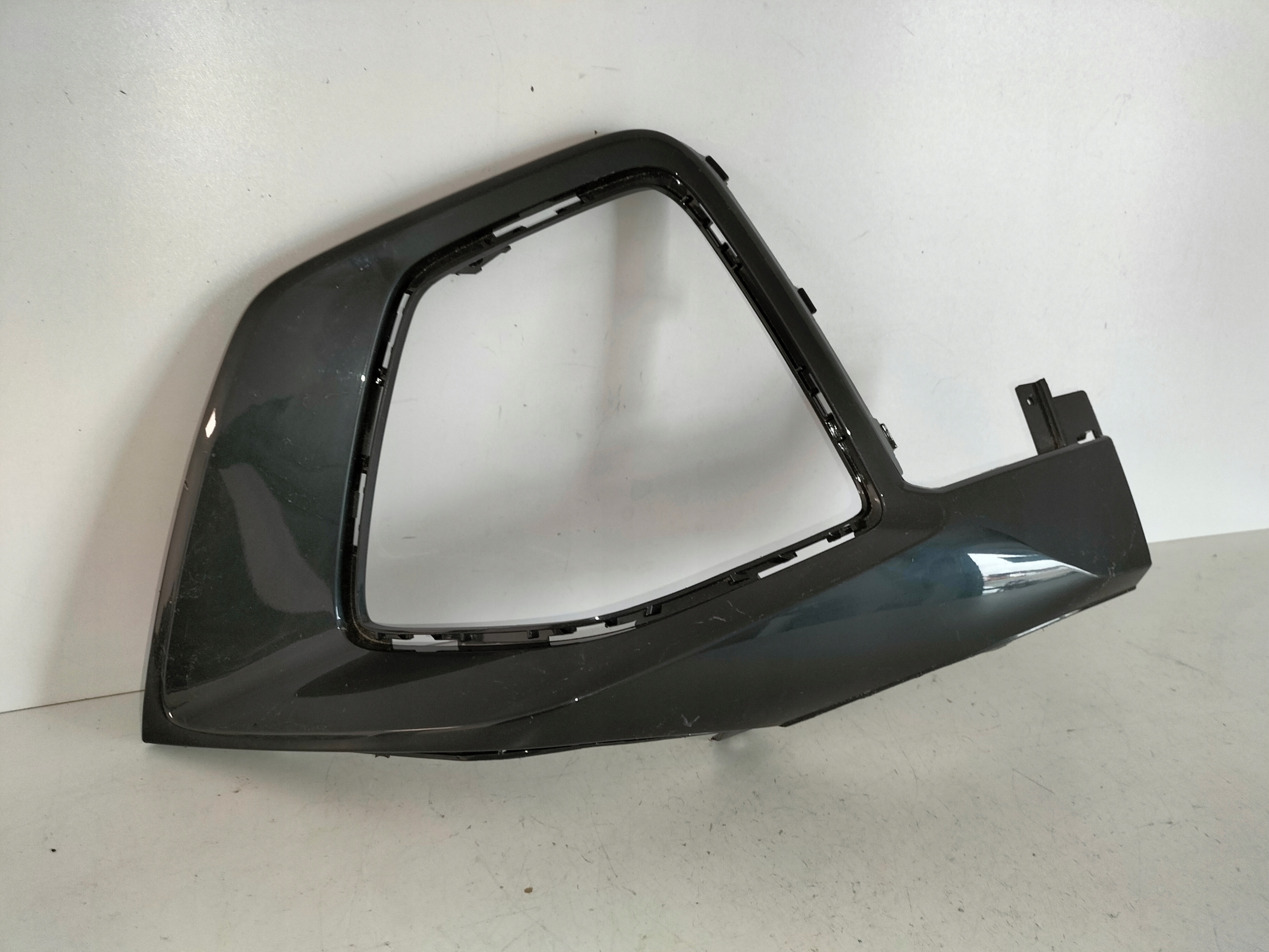 MRIEŽKA LIŠTA LISTA PREDNEHO NARAZNIKA LAVA AUDI A3 8Y 24- ALLSTREET