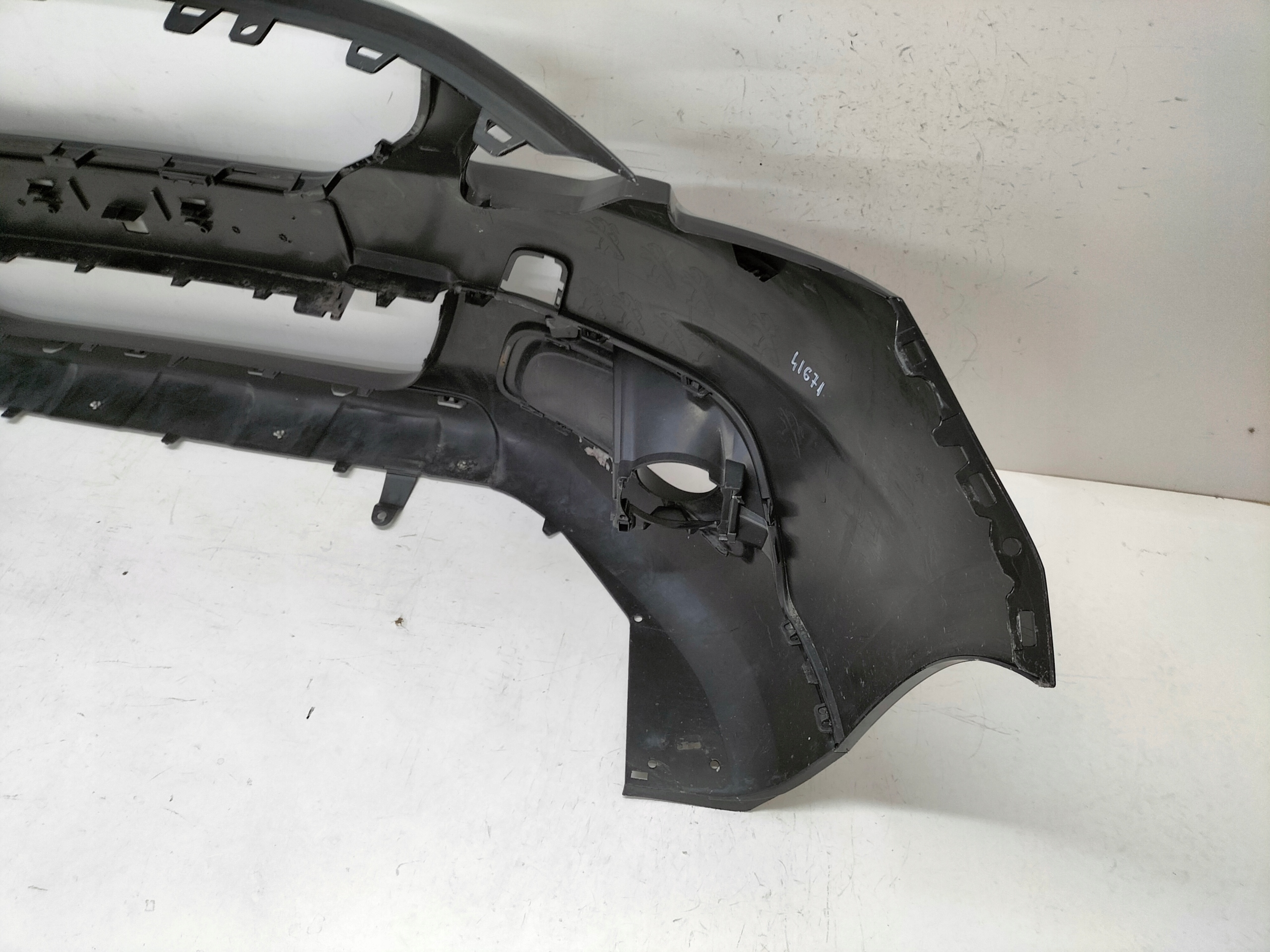 PREDNÝ NÁRAZNÍK PEUGEOT 2008 LIFT 16-