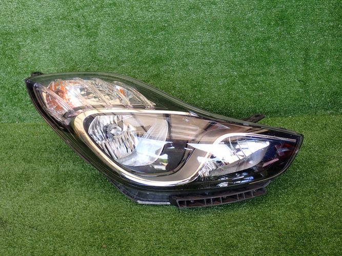 HYUNDAI IX20 PRAVE PREDNE SVETLO