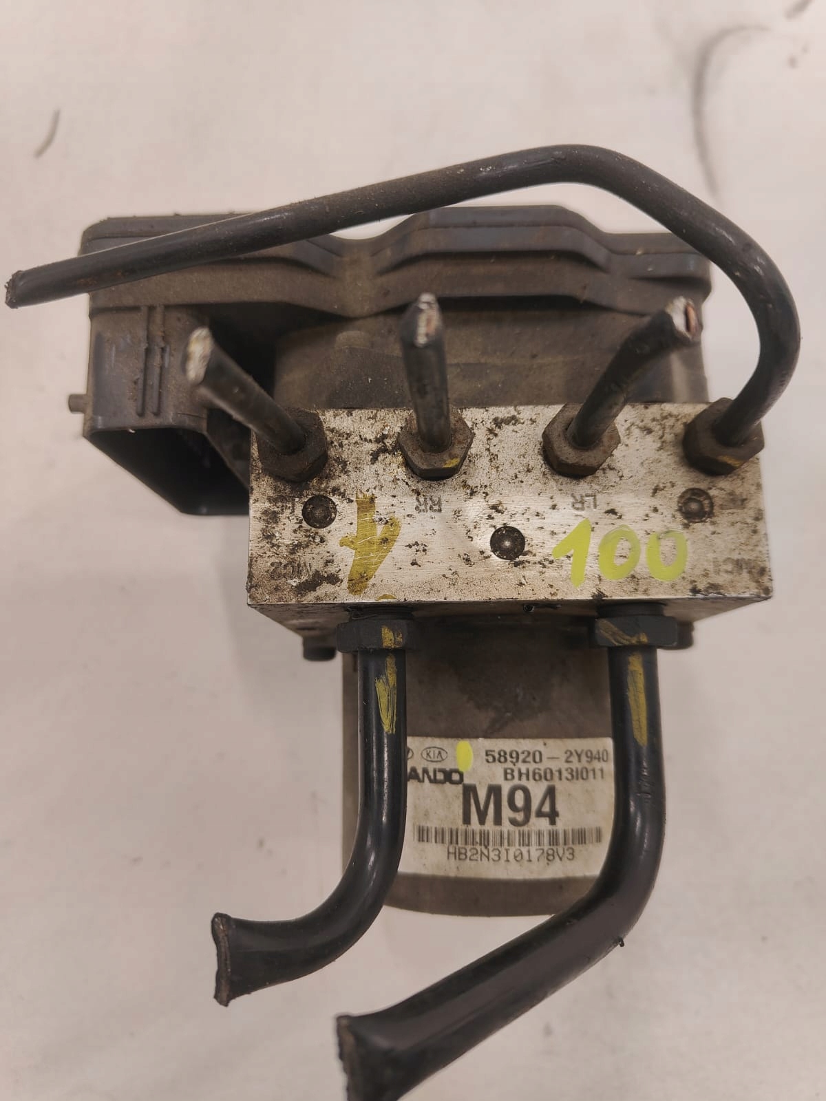 HYUNDAI IX35 oe 58920-2y940 KOCKA ABS