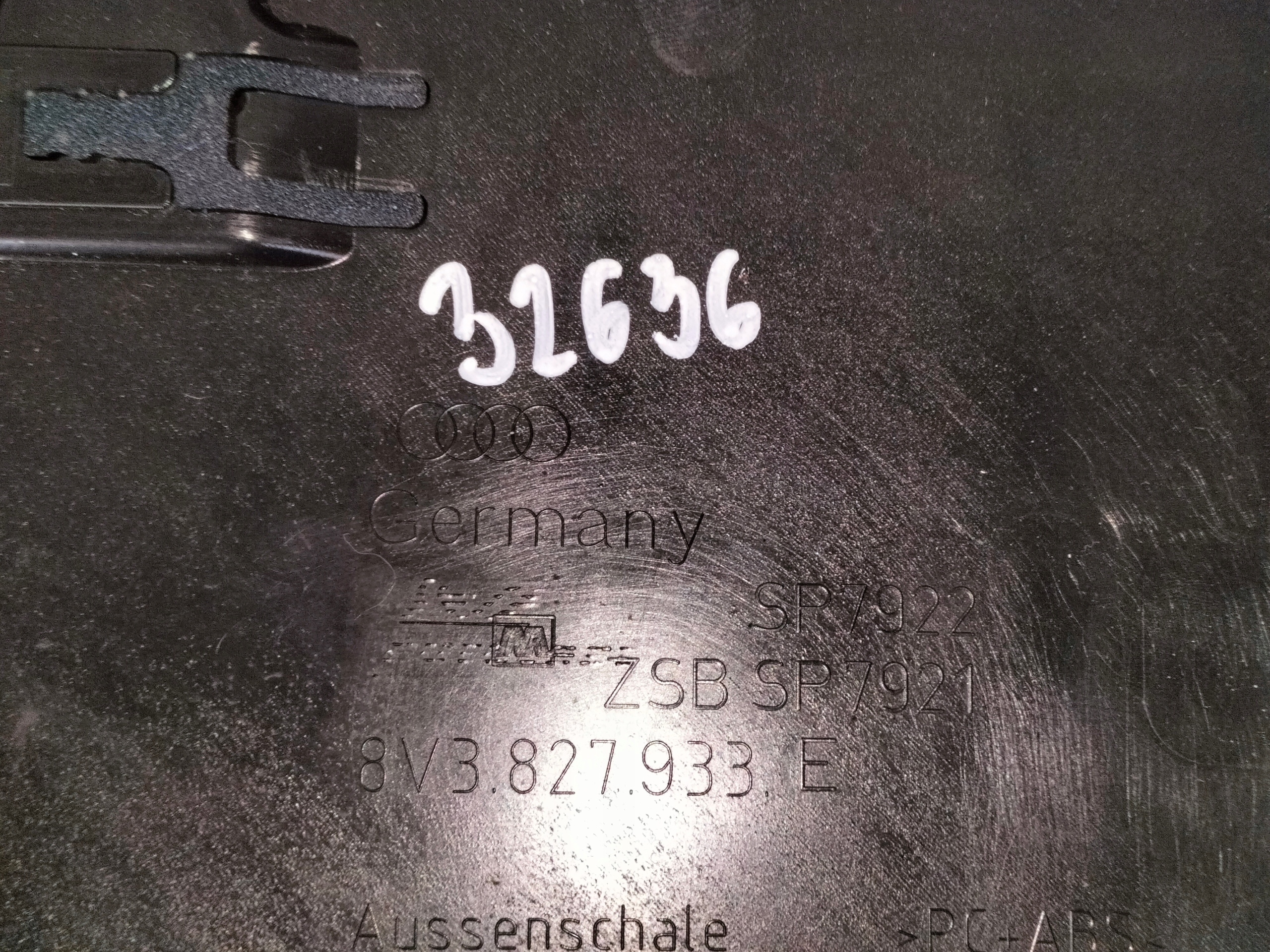 SPOJLER ZADNEJ KAPOTY AUDI A3 8V 12- HB