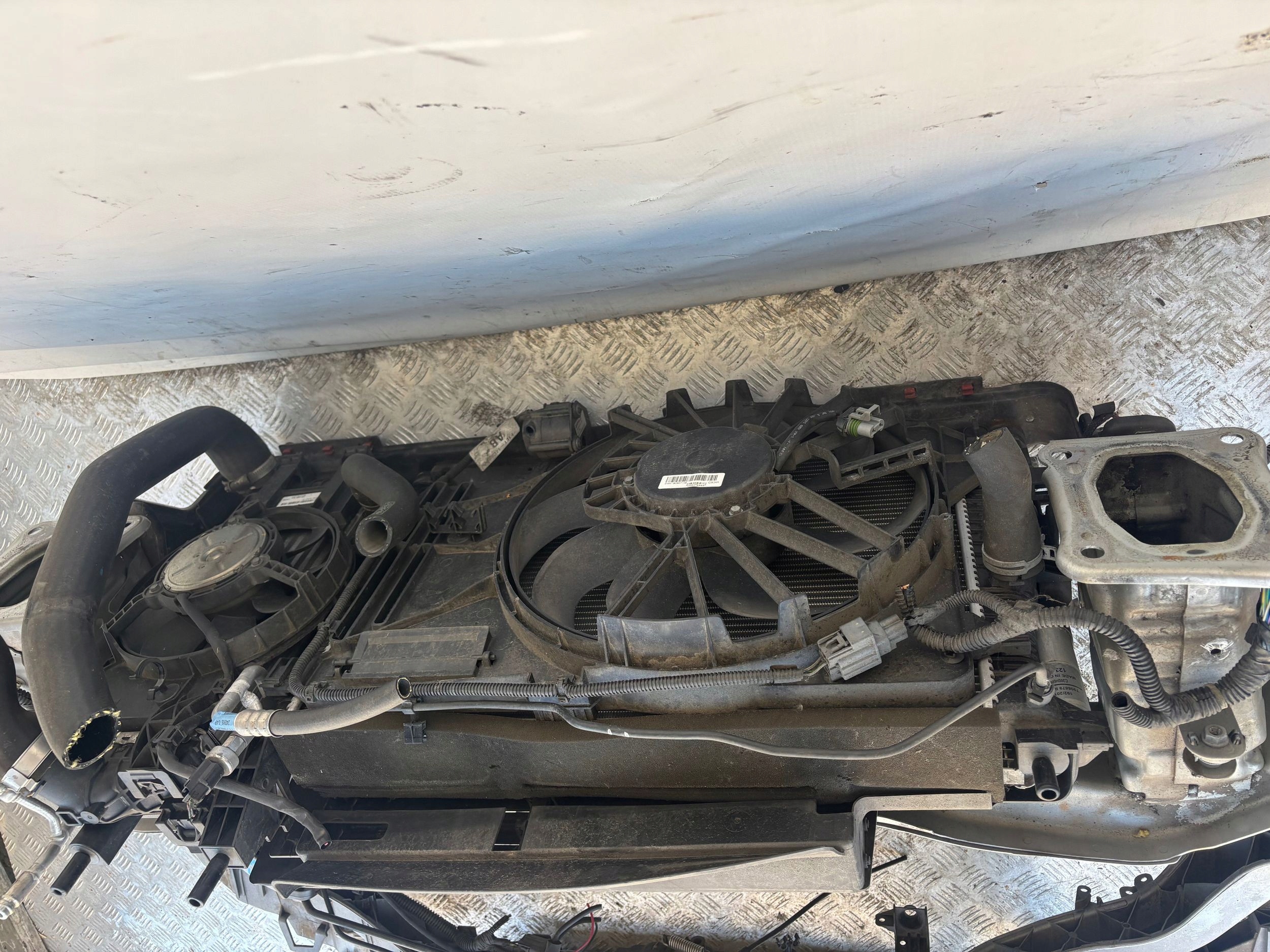PREDNE CELO VYSTUHA CHLADICE FORD FOCUS 3 III 1.0 ECOBOOST LIFT 14-