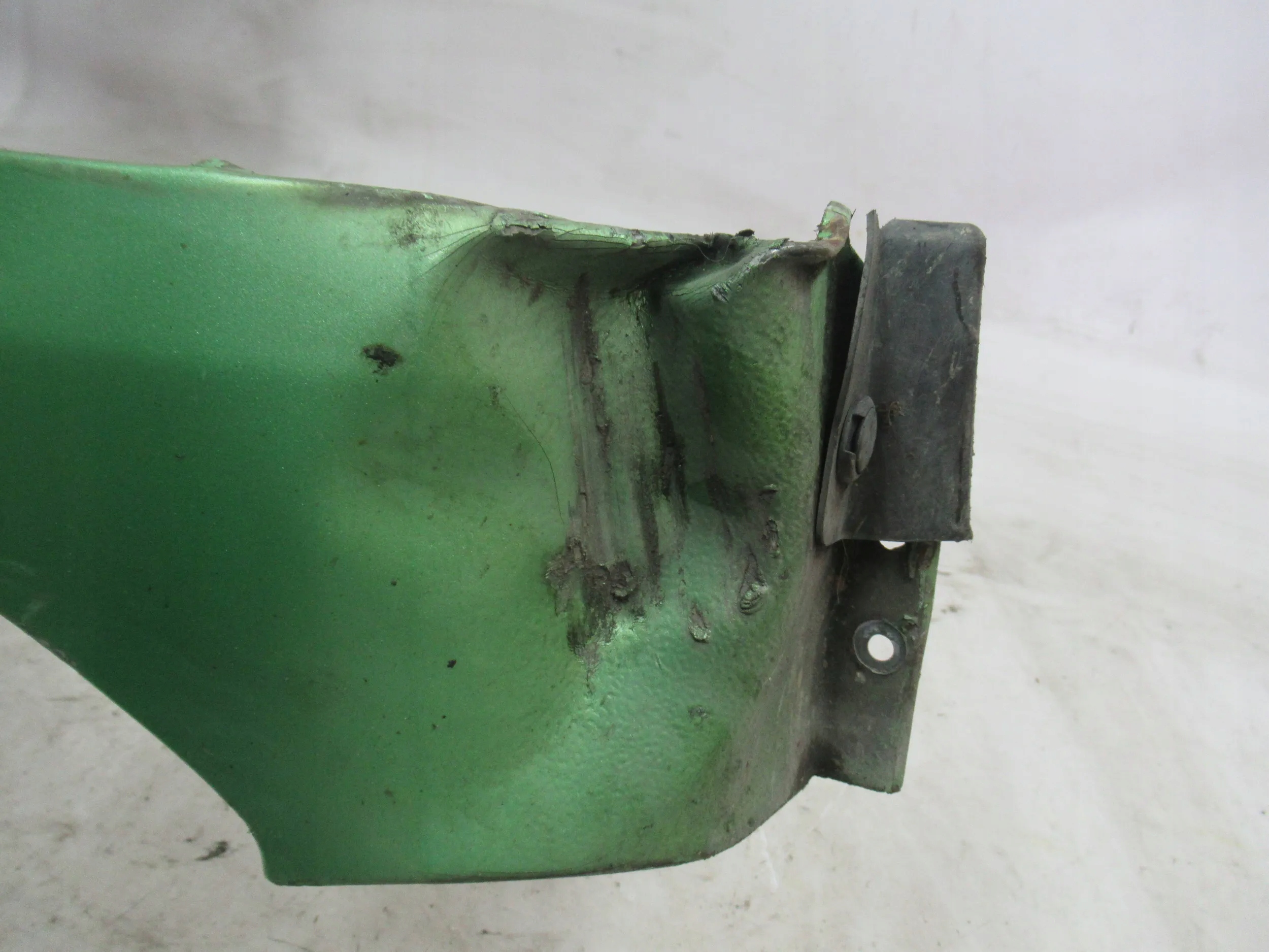 PRAVÝ PREDNÝ BLATNÍK Opel Agila B