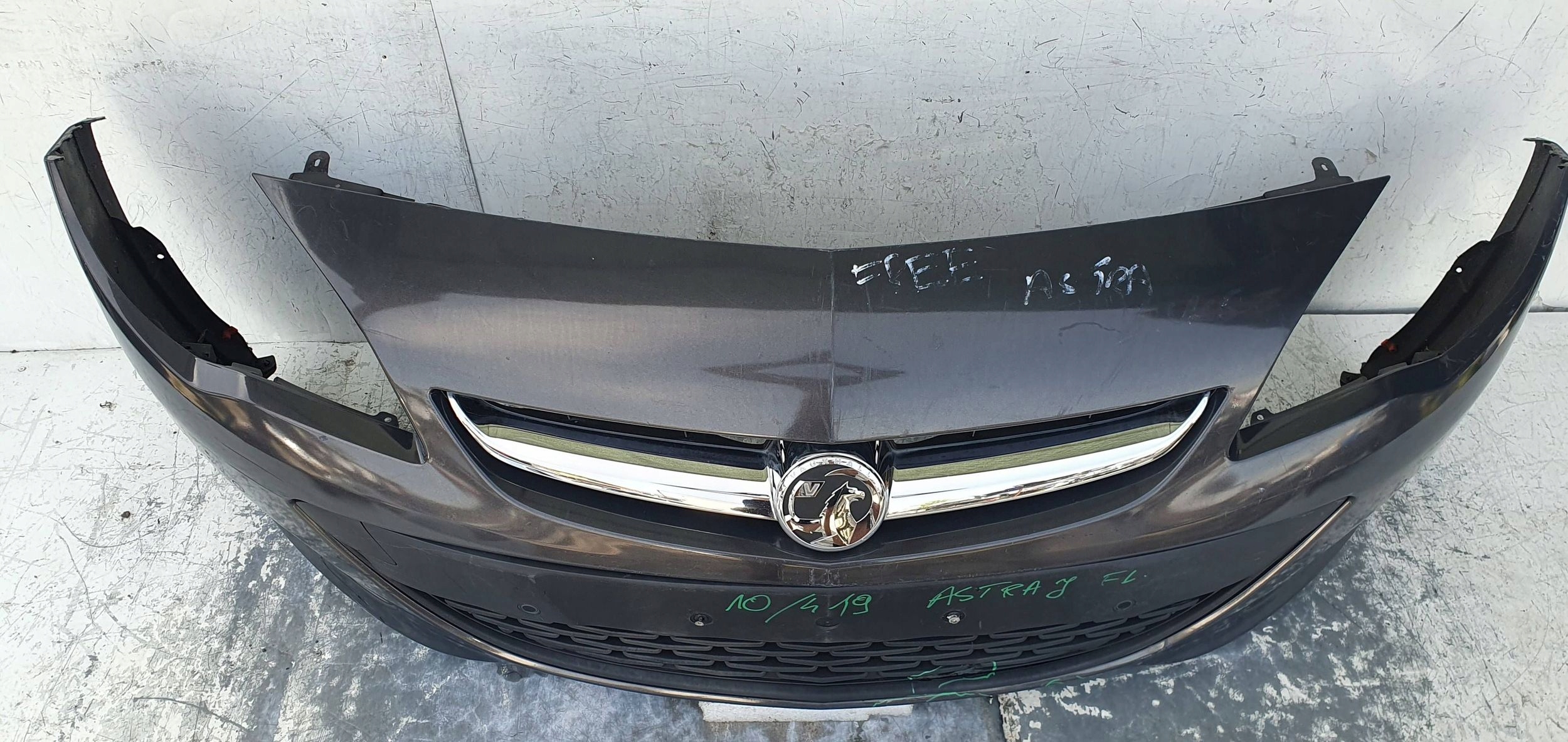 Opel Astra J lift PDC PREDNÝ NÁRAZNÍK 13368660