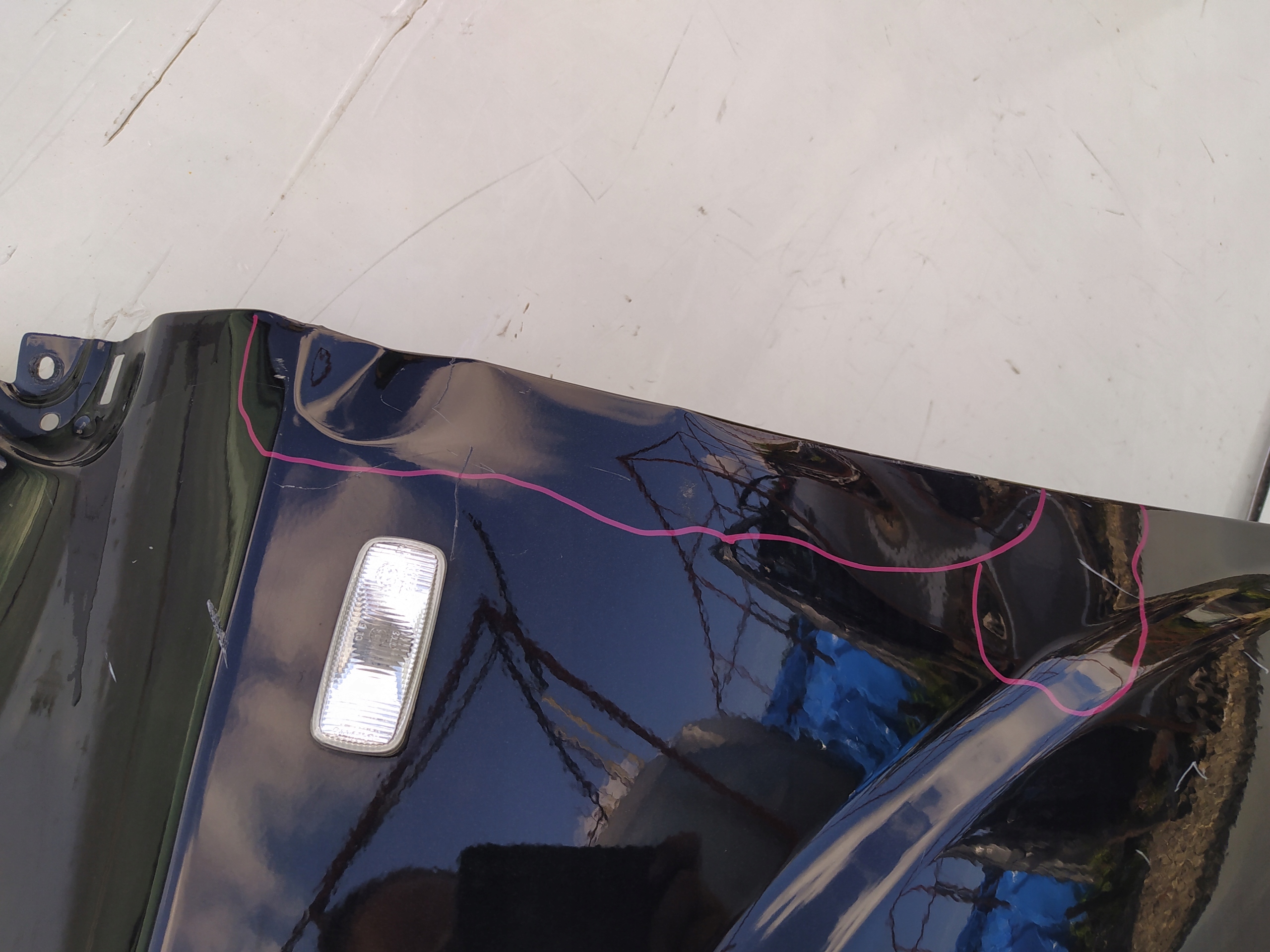 DODGE JOURNEY ĽAVÝ PREDNÝ BLATNÍK