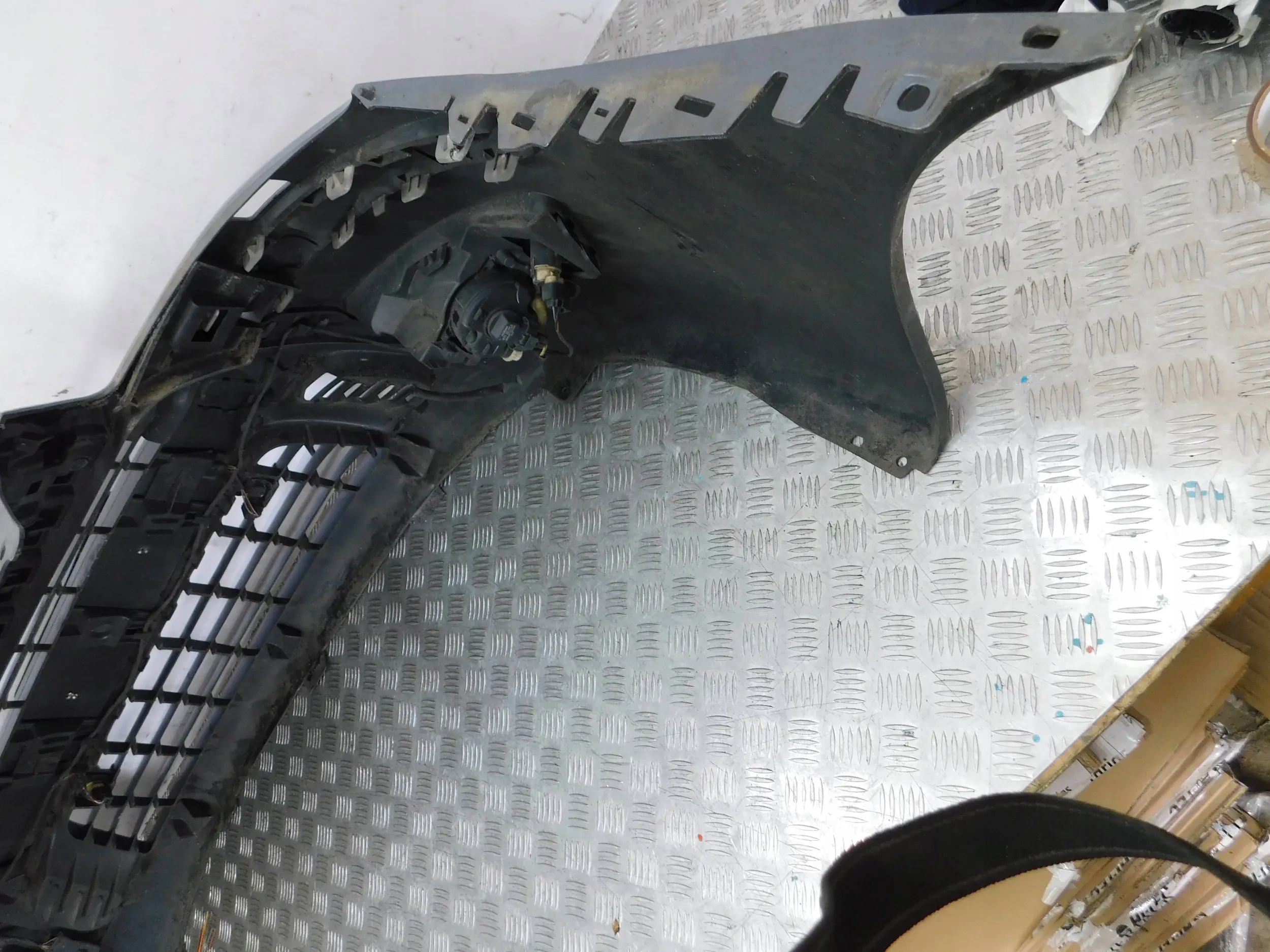 PREDNÝ NÁRAZNÍK CITROEN C4 LIFT PDC