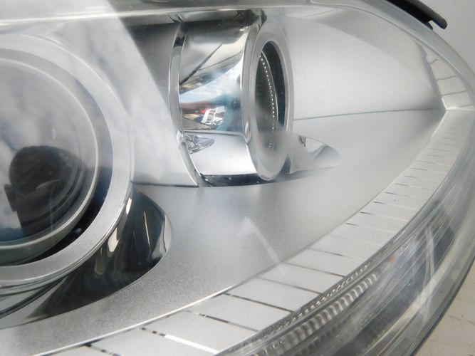 MERCEDES W221 S-KLASA XENON LIFT PRAVE PREDNE SVETLO