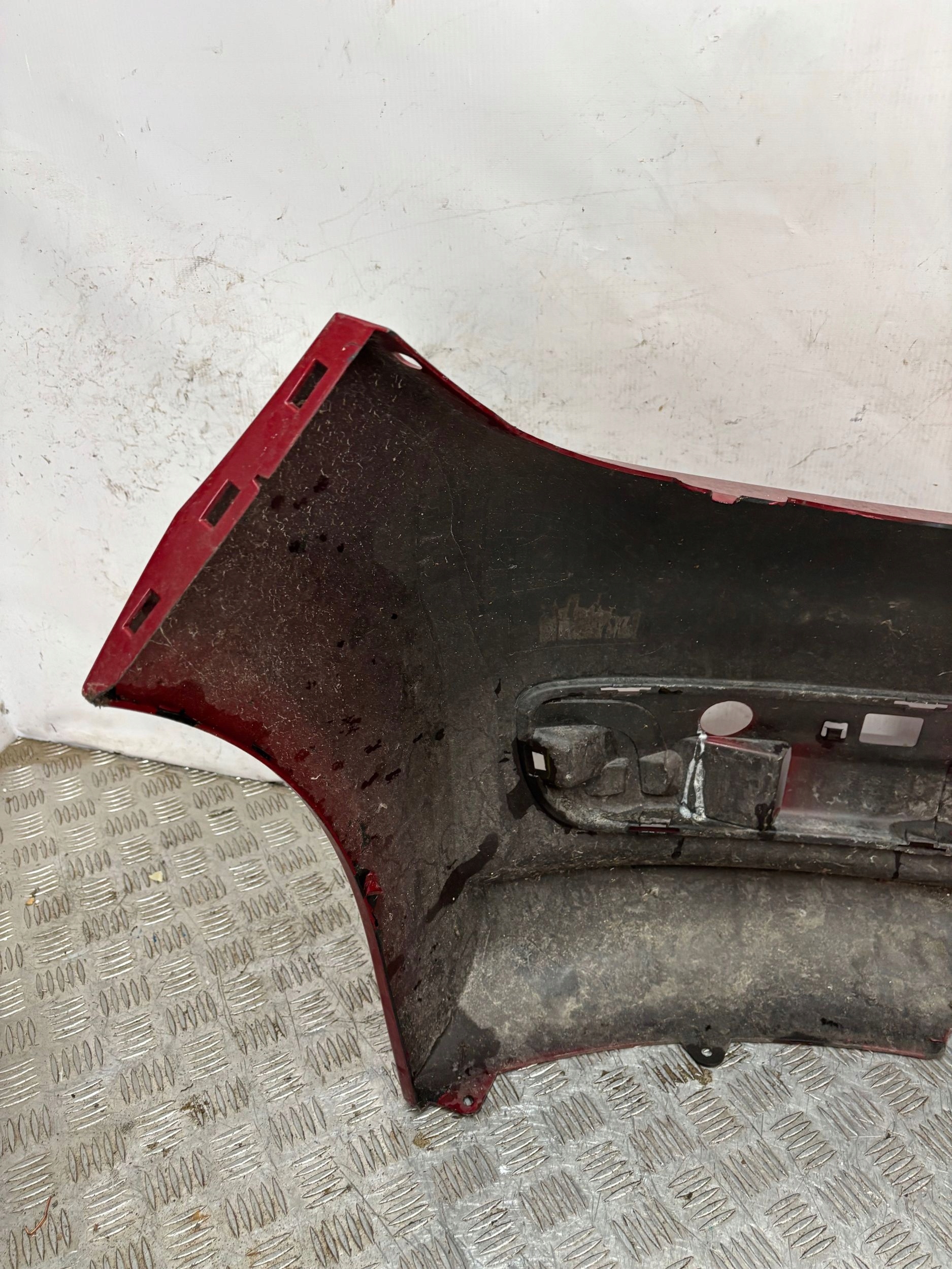 ZADNÝ NÁRAZNÍK PEUGEOT 207 HB