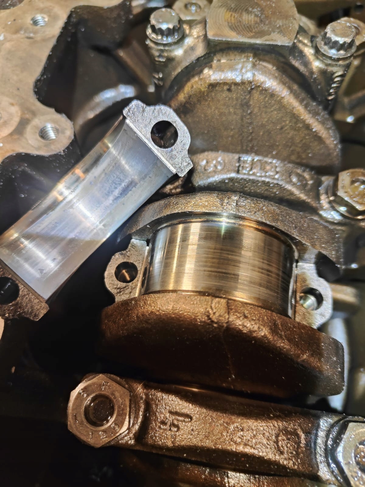Audi 2.0tdi 03L023A cag BLOK MOTORA KĽUKA PIESTY  SPODOK MOTORA