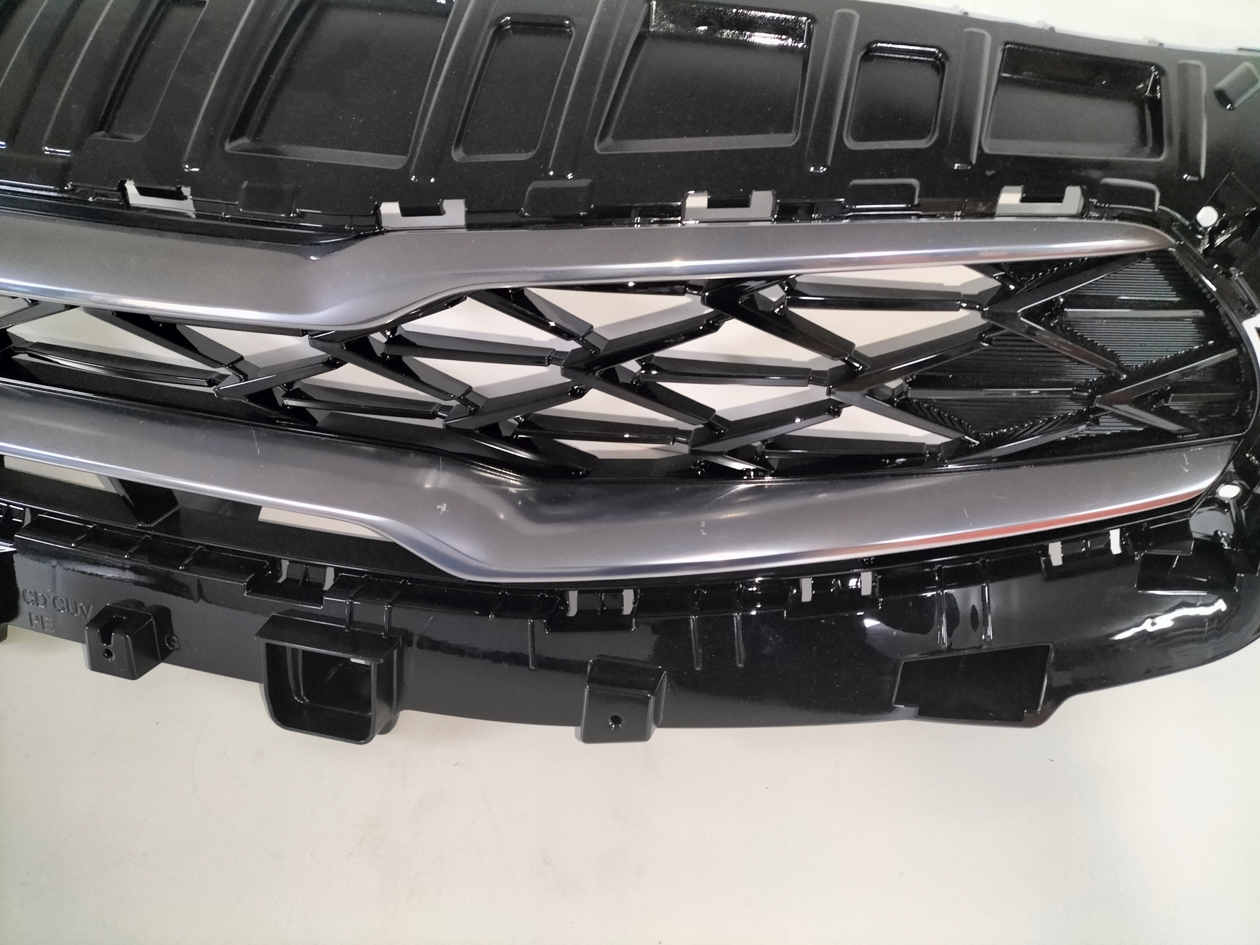 MRIEZKA LISTA KIA X-CEED LIFT 22- GT-LINE