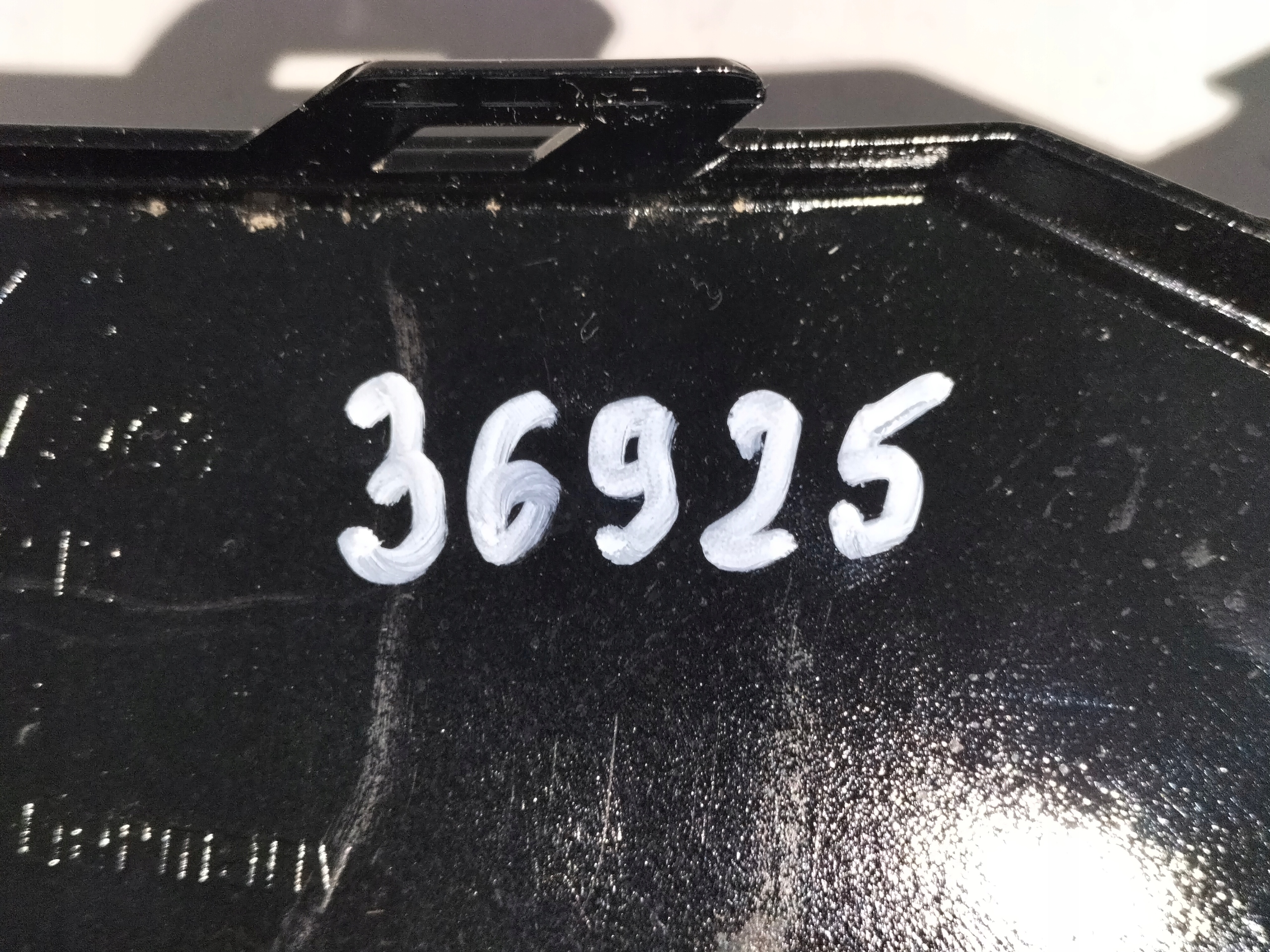 MRIEŽKA LIŠTA LISTA PREDNEHO NARAZNIKA SVETLOa AUDI Q6 85H E-TRON 24- S-LINE