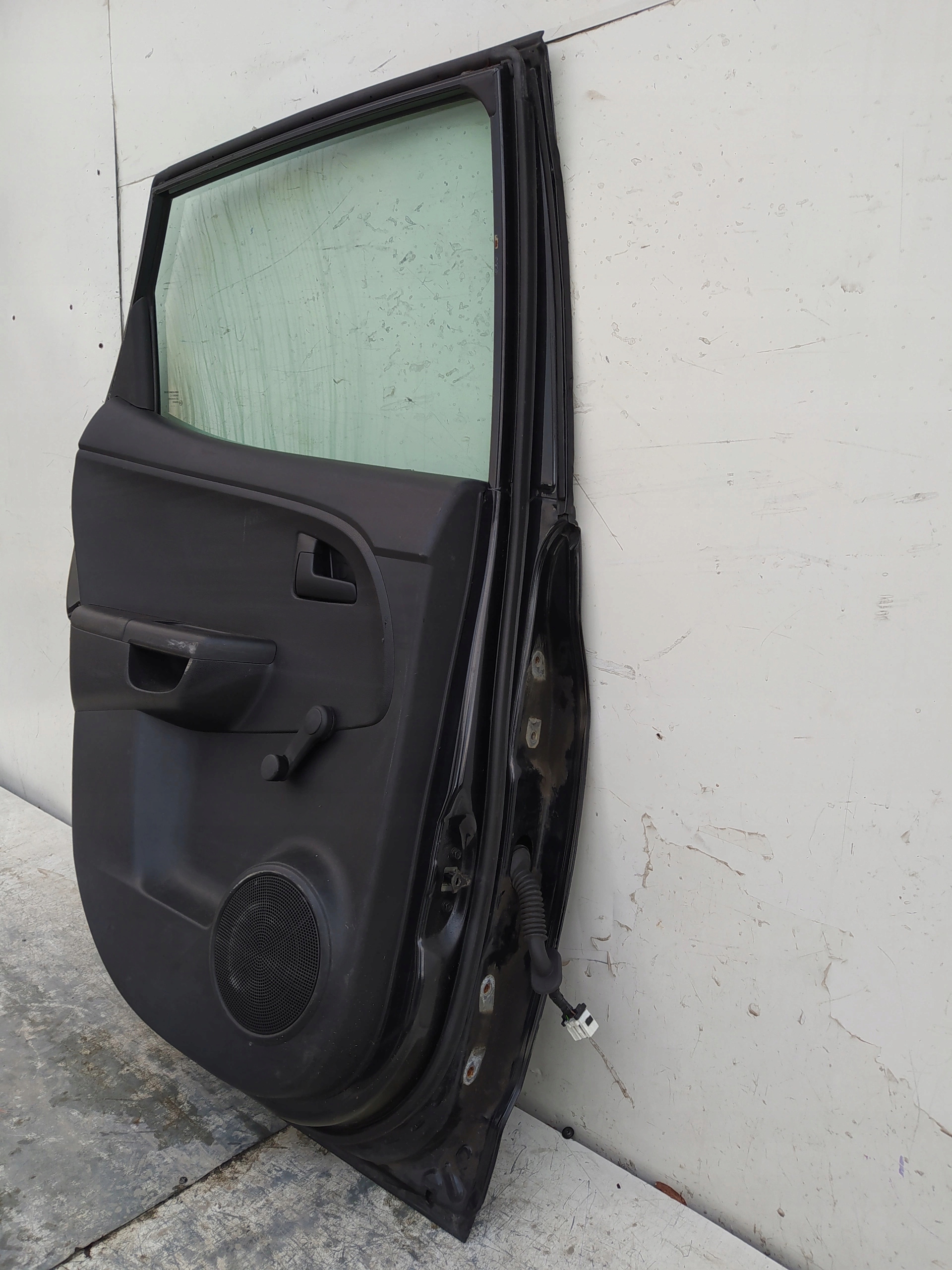 KIA VENGA LAVE ZADNE DVERE