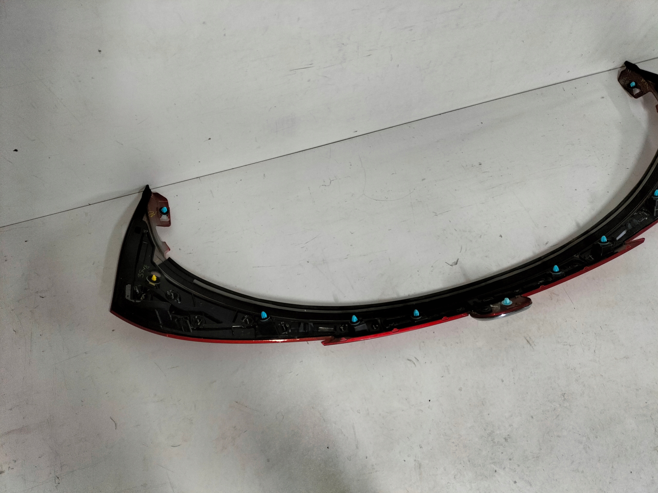 BLENDA LISTA LISTA ZADNEJ KAPOTY MAZDA CX30 CX-30 19-
