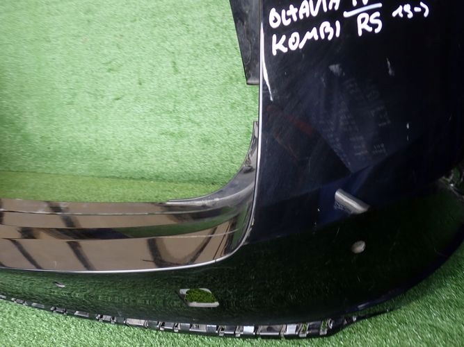 SKODA OCTAVIA IV RS KOMBI 19- ZADNÝ NÁRAZNÍK