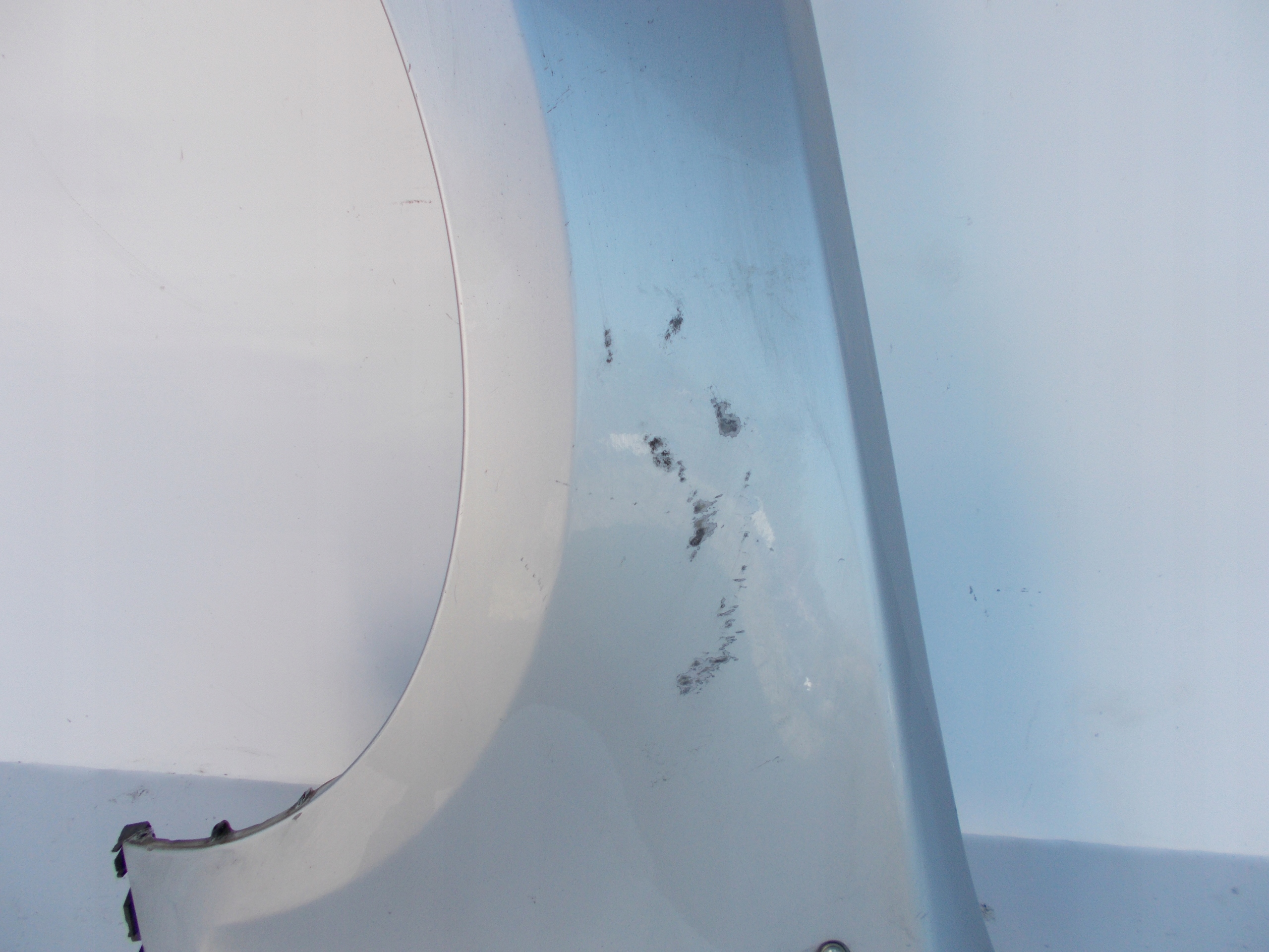 ĽAVÝ PREDNÝ BLATNÍK BMW 1 E87