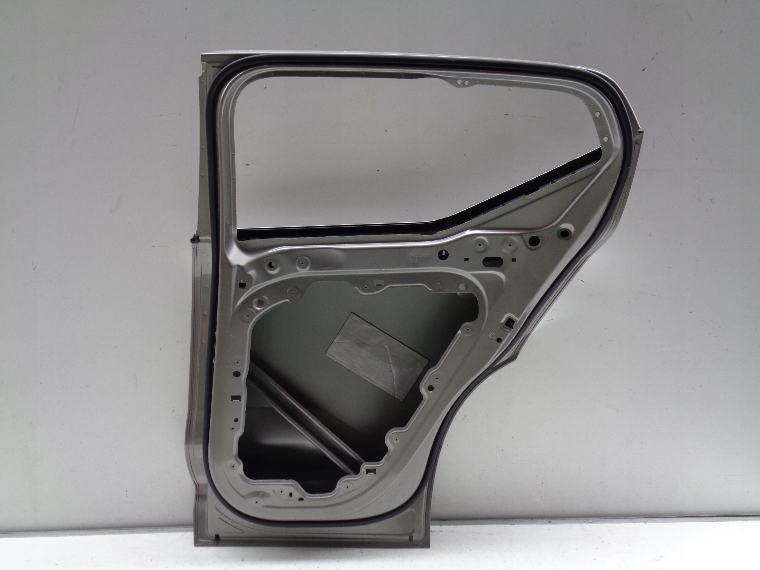 PRAVE ZADNE DVERE VOLVO XC40 18- NR 39605