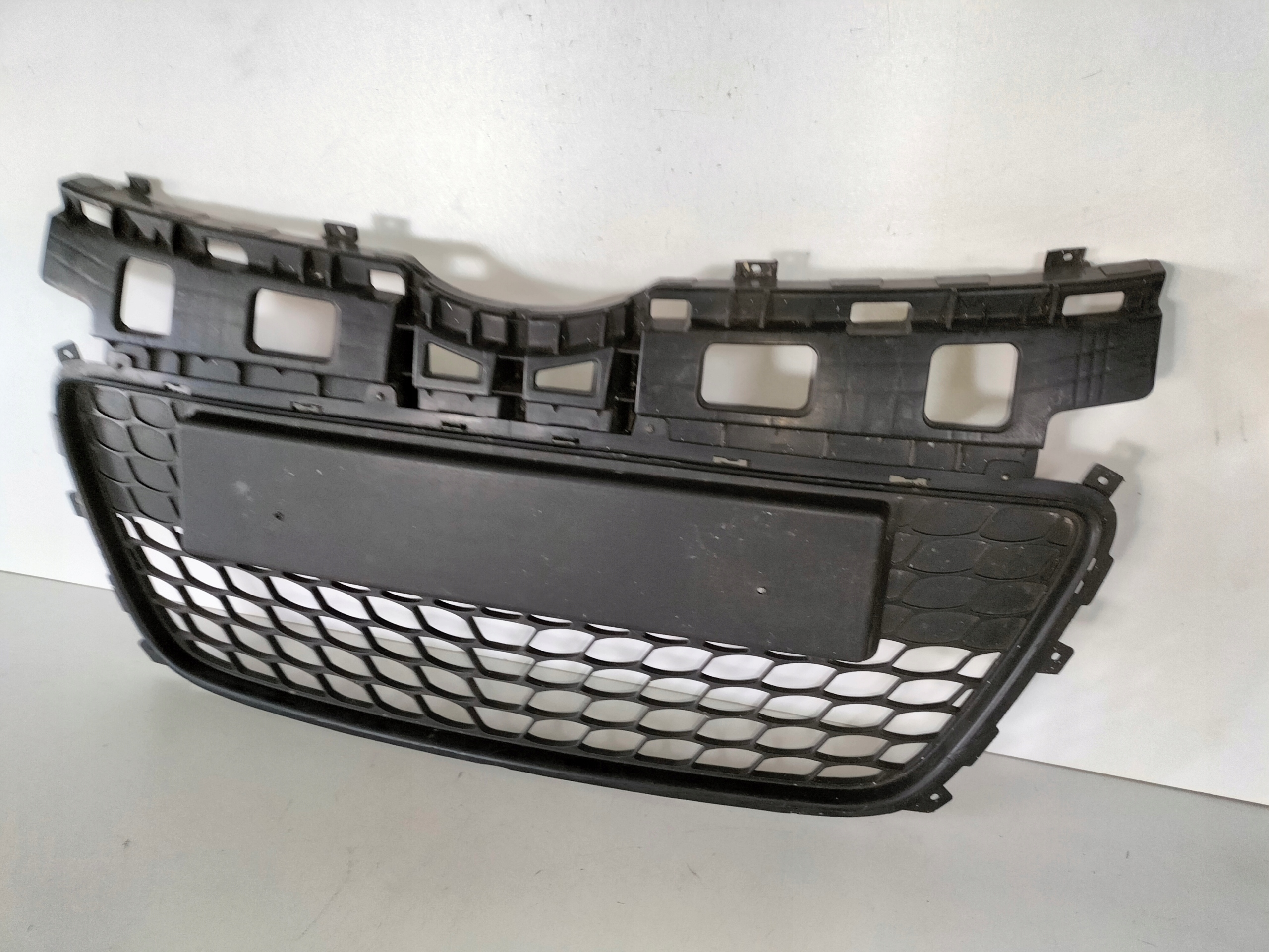 STREDOVÁ LIŠTA MRIEŽKA NÁRAZNÍKA HYUNDAI I30 I 07-10