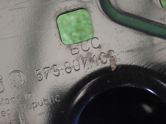 SKODA ATECA 16- VYSTUHA PREDNEHO NARAZNIKA 575807109