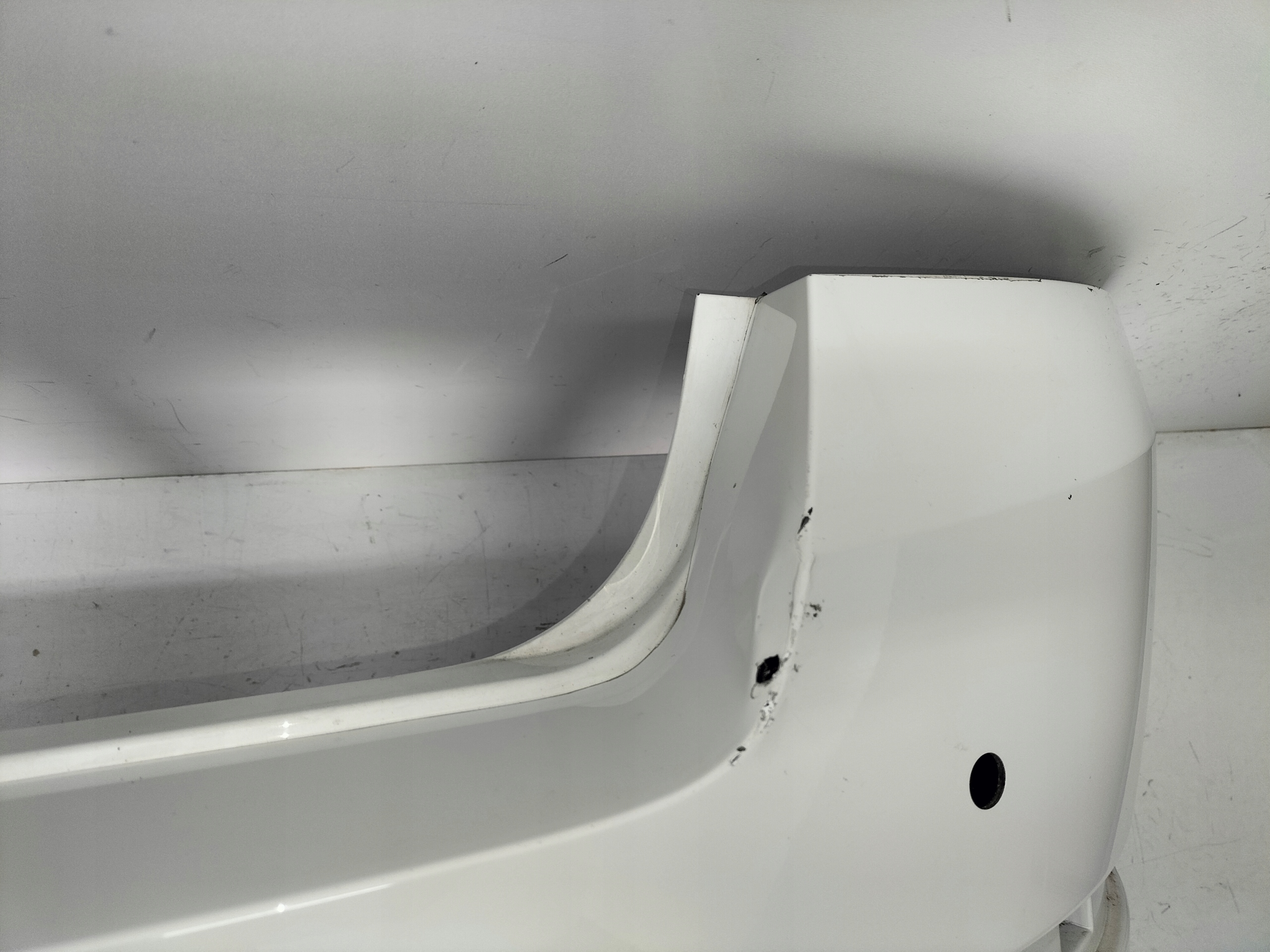 ZADNÝ NÁRAZNÍK SKODA FABIA III LIFT 18- KOMBI