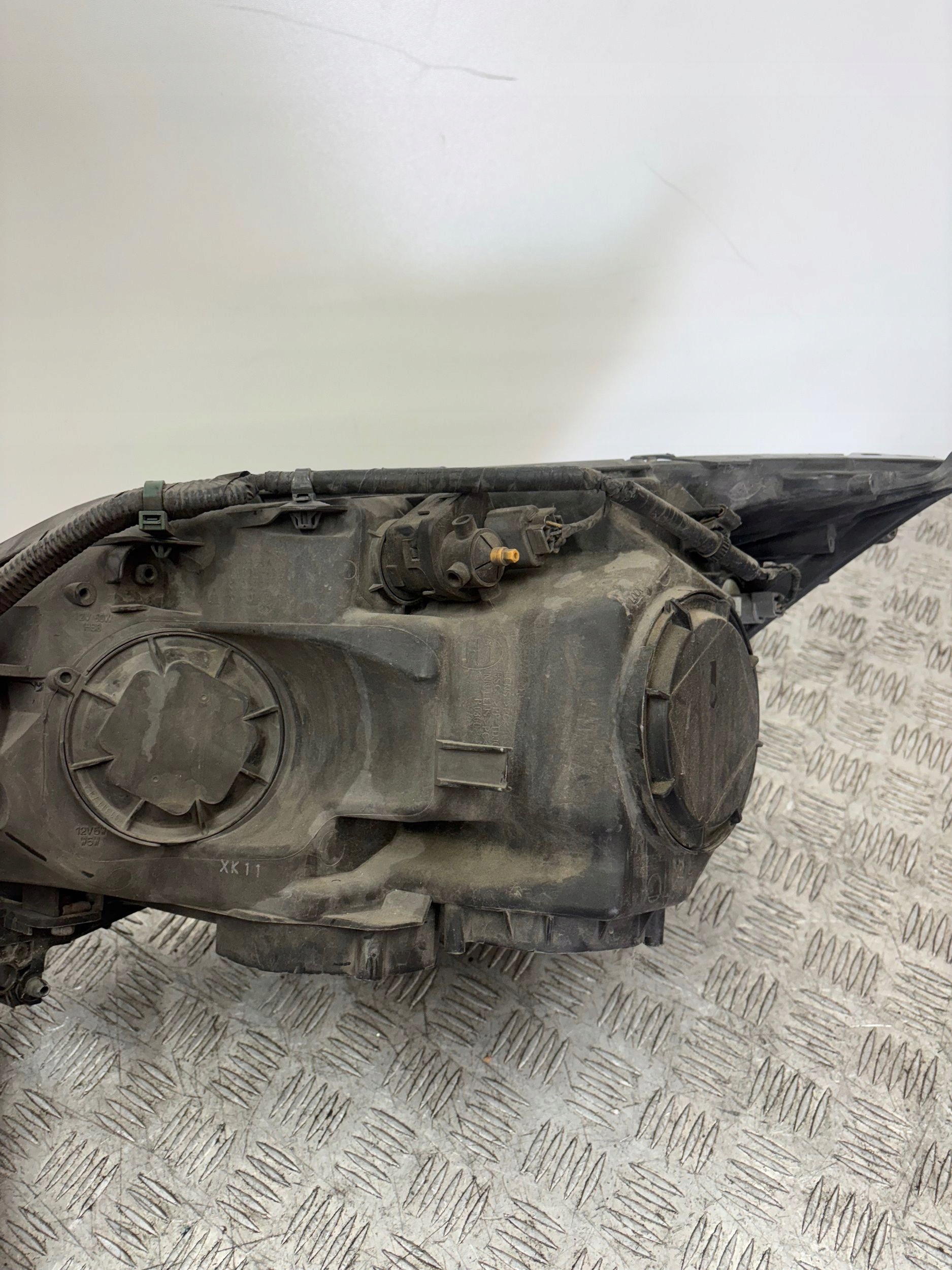 PRAVE PREDNE SVETLO HONDA CR-V III 06-