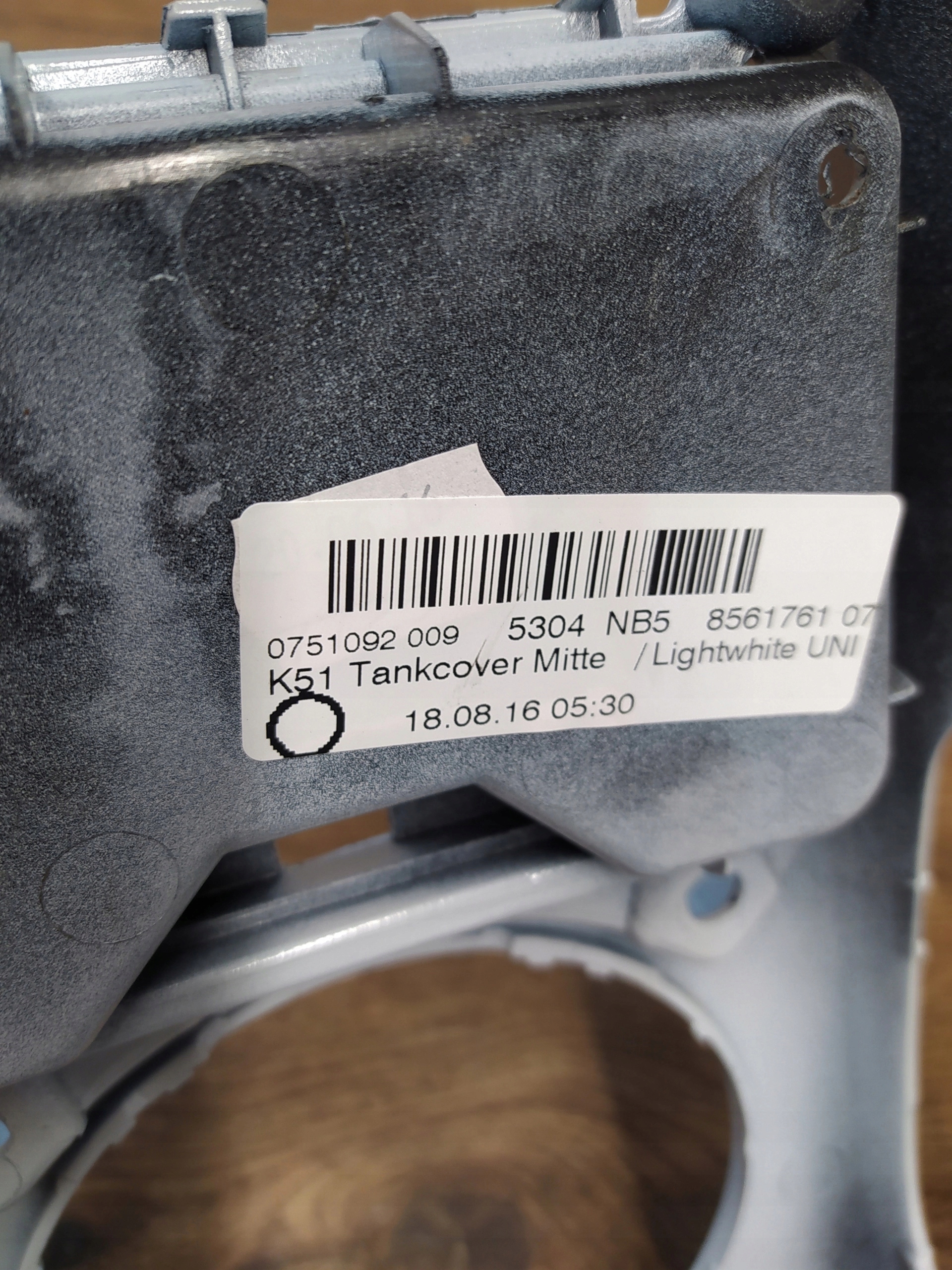 BMW K51 KRYT PALIVOVEJ NÁDRŽE 8561761