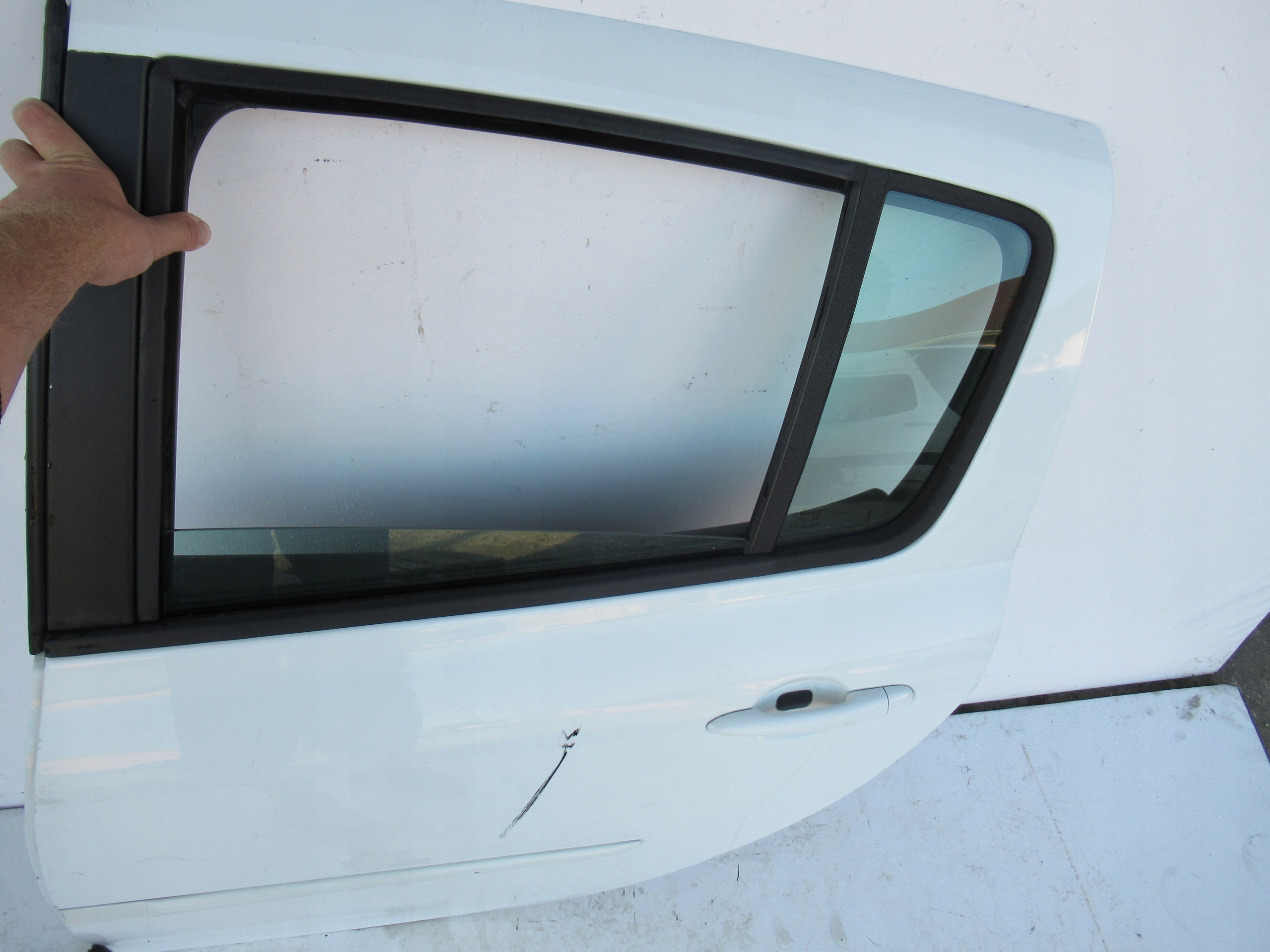 ĽAVÉ ZADNÉ DVERE RENAULT CLIO III HB 05-