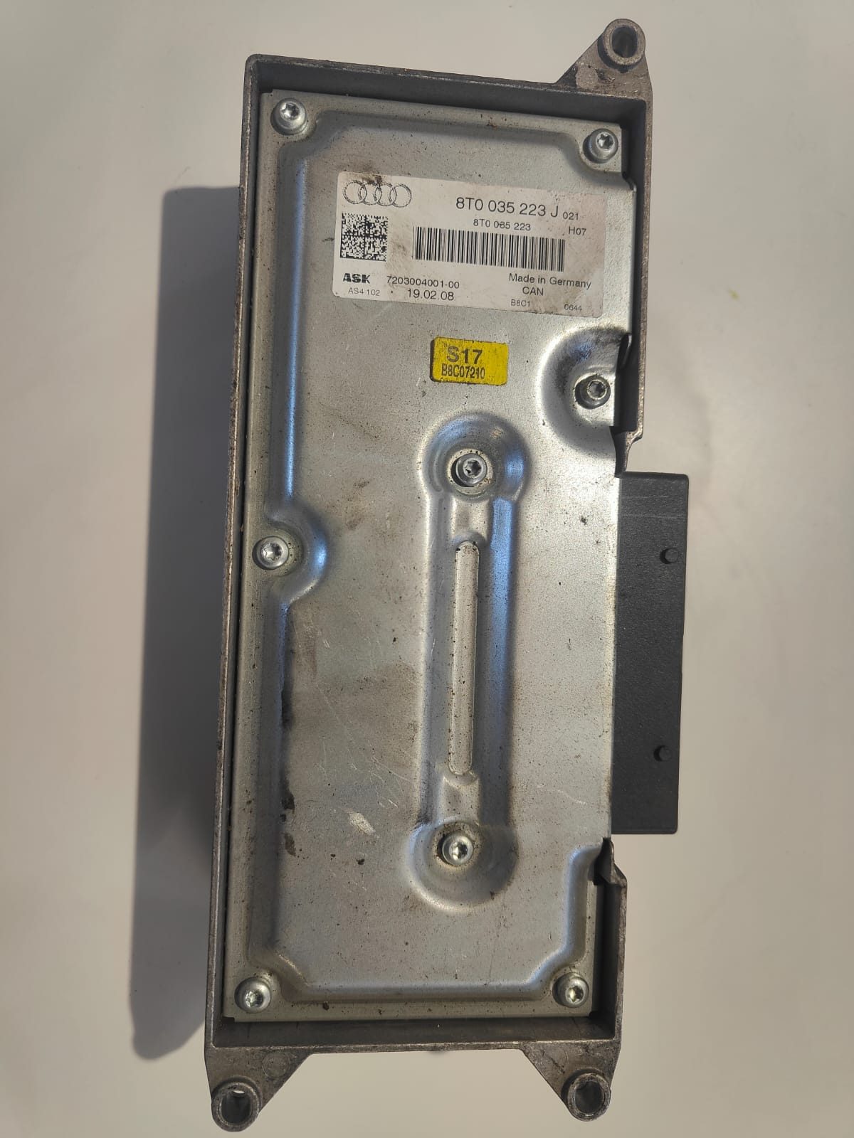 Audi a4 a5 8T0035223J ZOSILNOVAC AUDIO