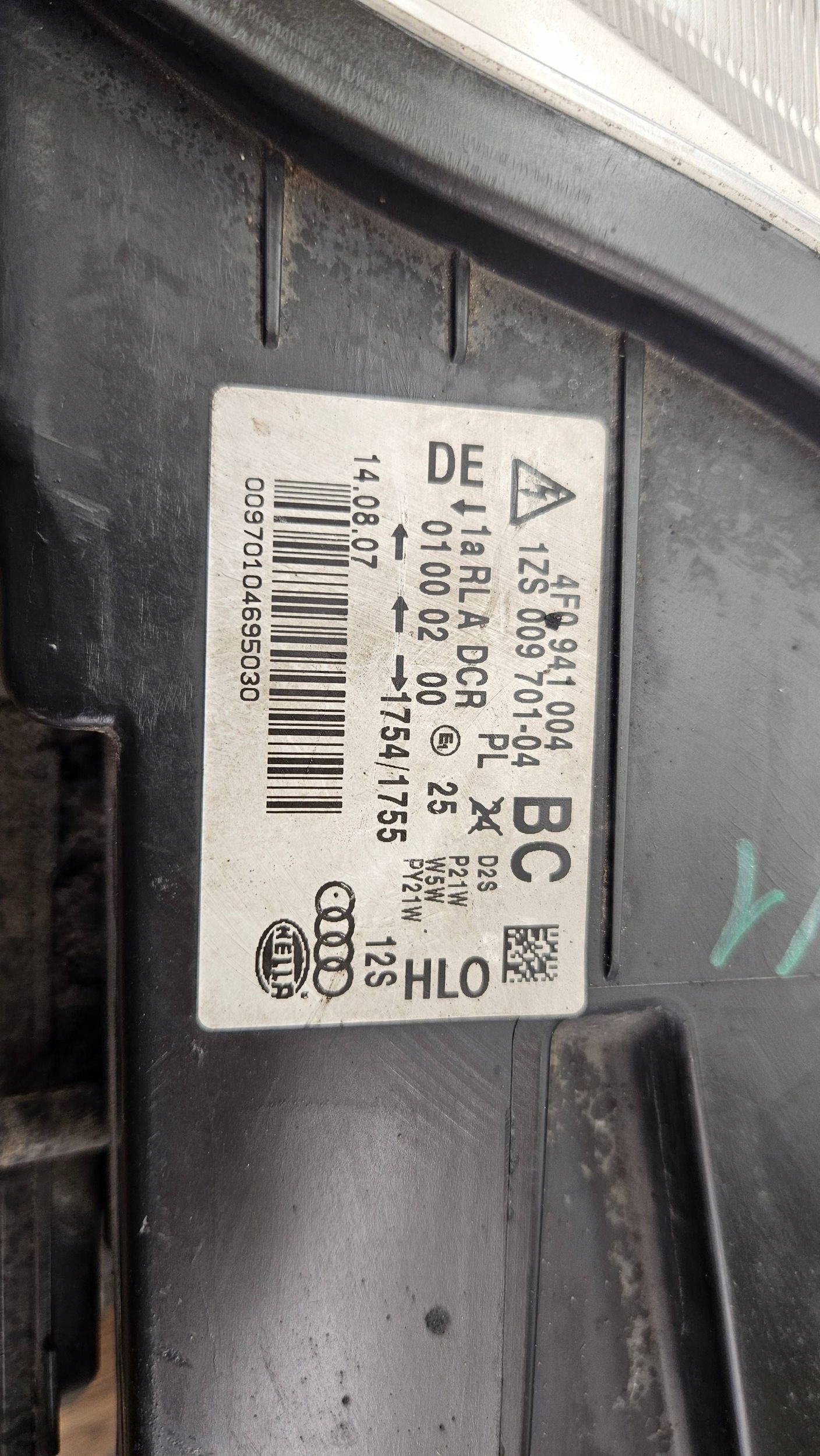 Audi A6 C6 4F 4f0941004 XENON NATACACI PREDNE SVETLO PRAVE ANGLICKA VERZIA