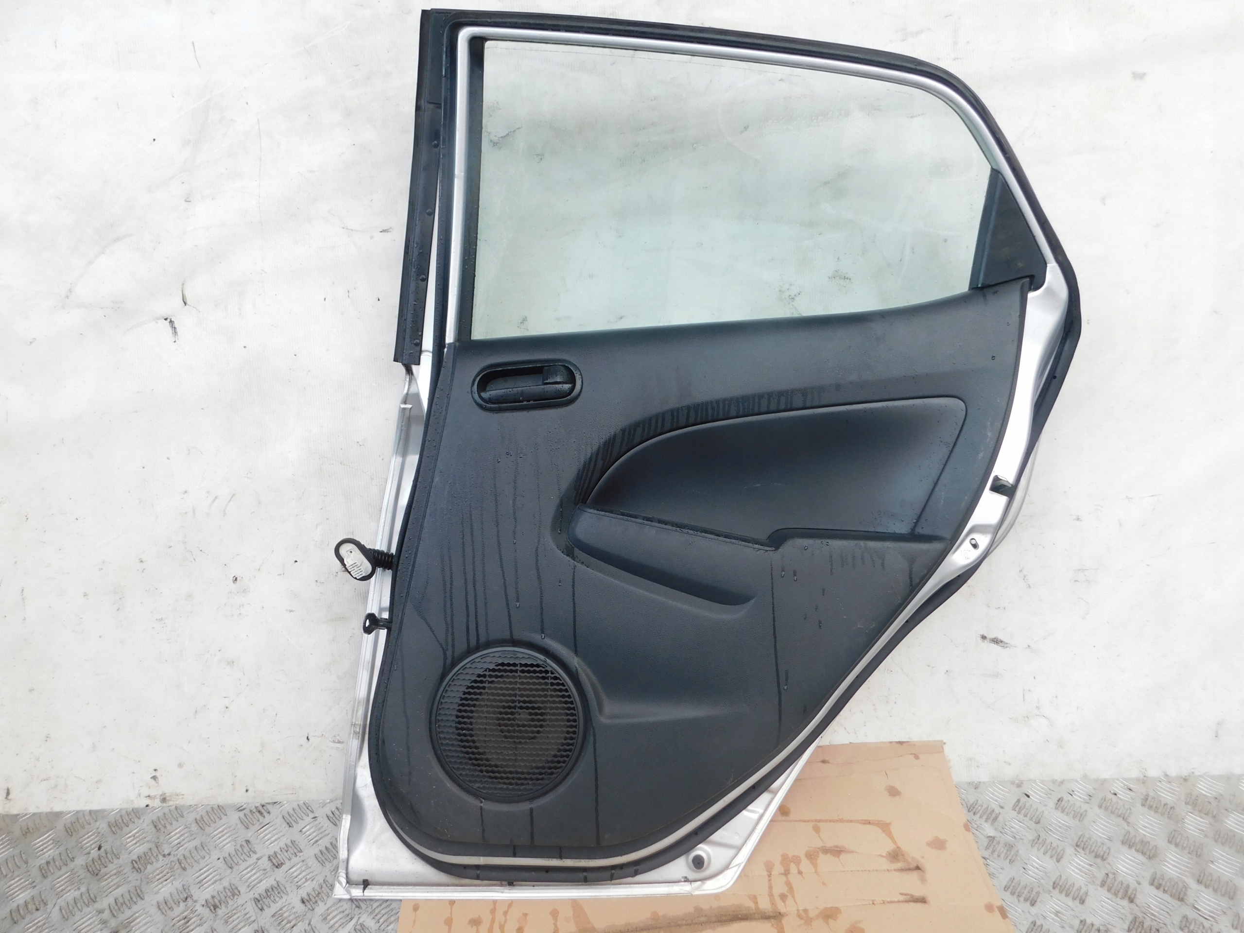 PRAVE ZADNE DVERE MAZDA 2 DE 07-