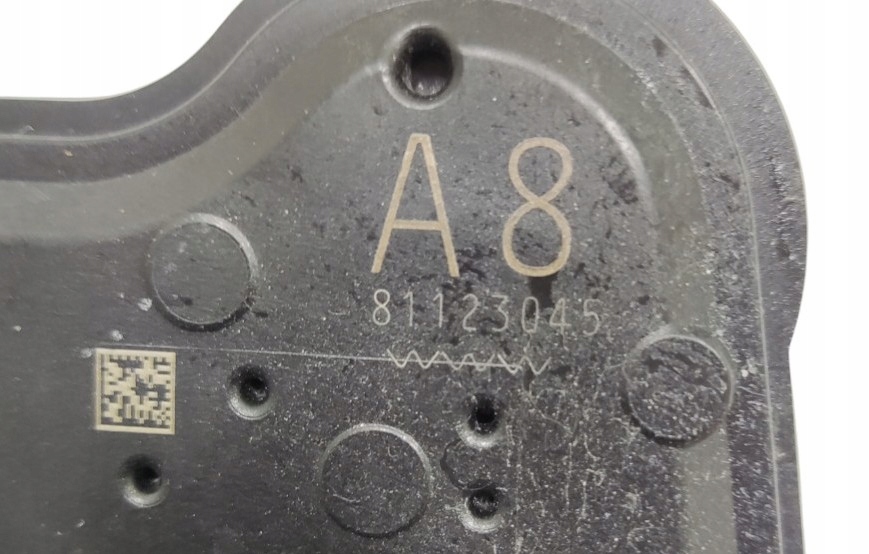 ZAMOK LAVYCH PREDNYCH DVERI TOYOTA RAV4 V 6 PIN 2019-2024 EUROPA