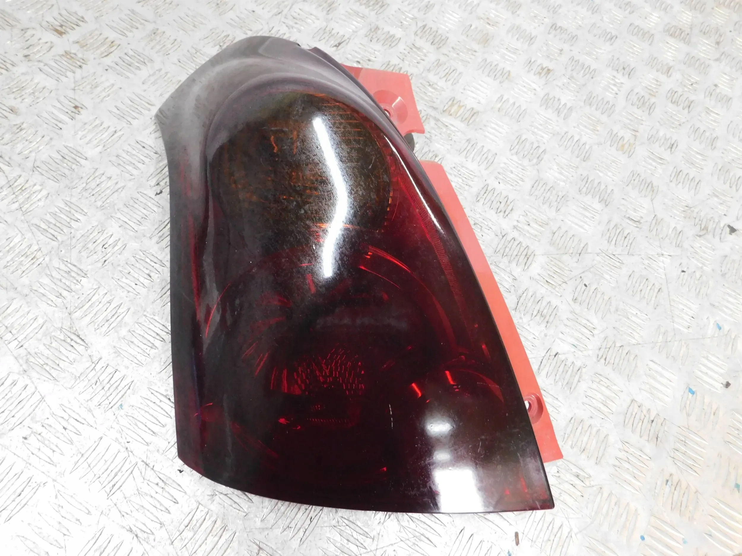 LAVE ZADNE SVETLO SUZUKI SWIFT MK6 LIFT