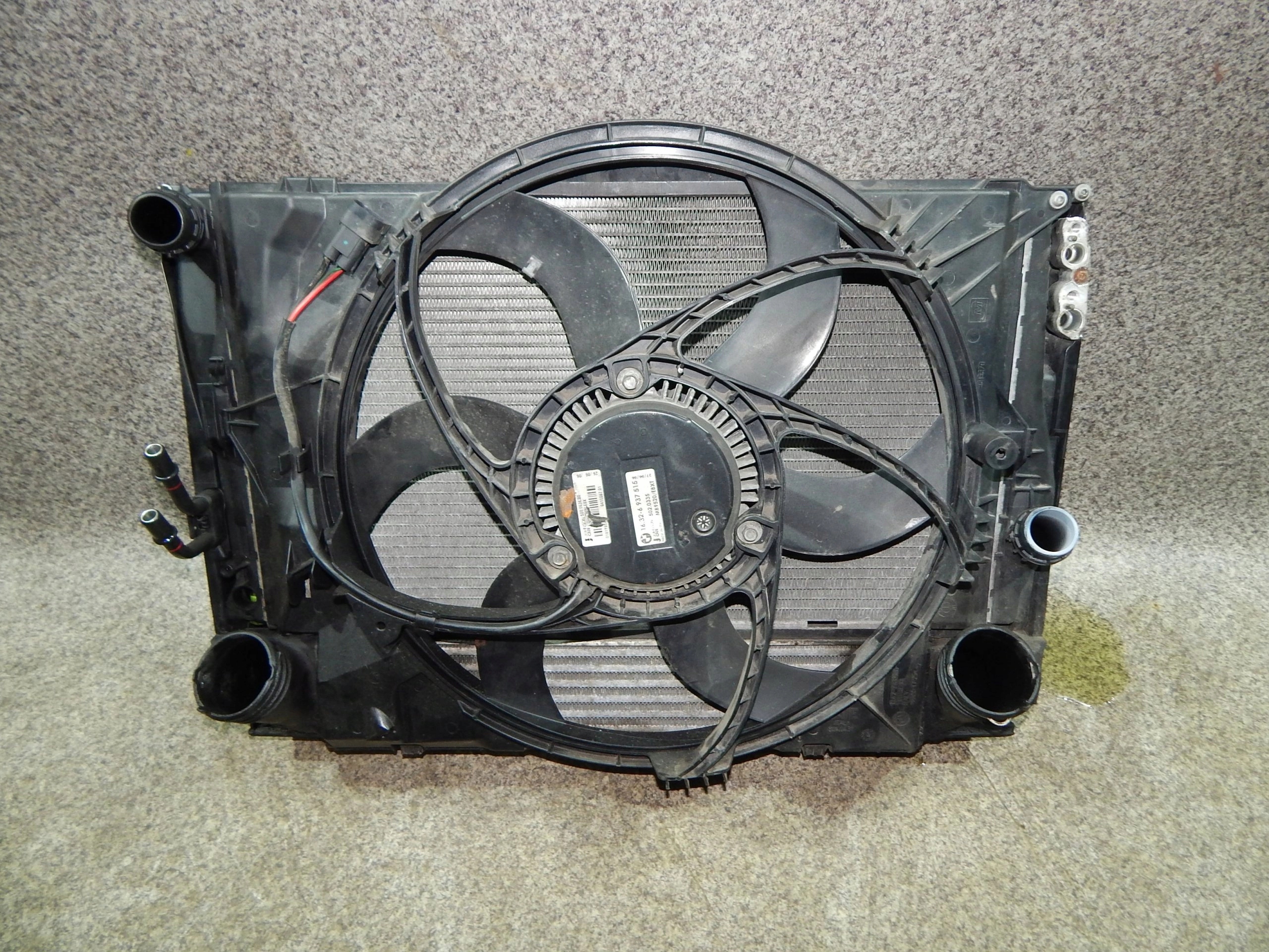 BMW E90 CHLADICE VENTILATOR 2.0d AUTOMAT